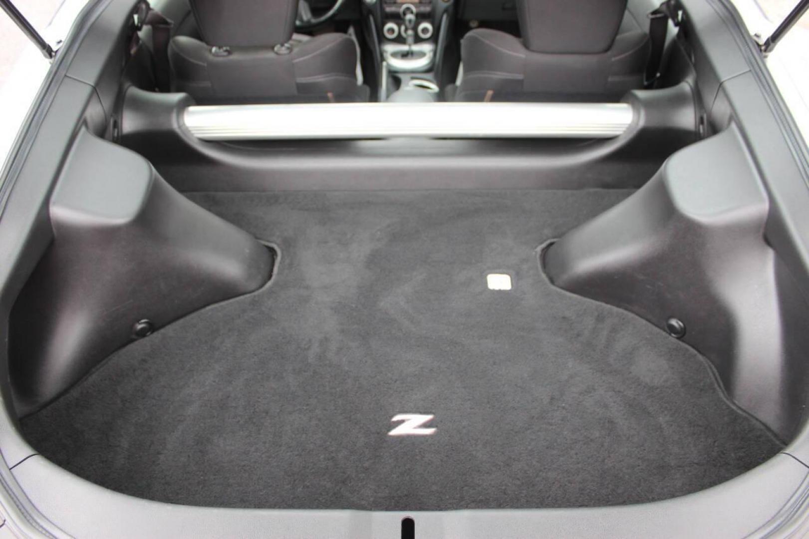 2011 Gray Nissan Z 370Z Coupe (JN1AZ4EHXBM) with an 3.7L V6 DOHC 24V engine, Automatic 7-Speed transmission, located at 4301 NW 39th , Oklahoma City, OK, 73112, (405) 949-5600, 35.512135, -97.598671 - NO DRIVERS LICENCE NO-FULL COVERAGE INSURANCE-NO CREDIT CHECK. COME ON OVER TO SUPERSPORTS AND TAKE A LOOK AND TEST DRIVE PLEASE GIVE US A CALL AT (405) 949-5600. NO LICENSIA DE MANEJAR- NO SEGURO DE COBERTURA TOTAL- NO VERIFICACCION DE CREDITO. POR FAVOR VENGAN A SUPERSPORTS, ECHE UN VIS - Photo#11