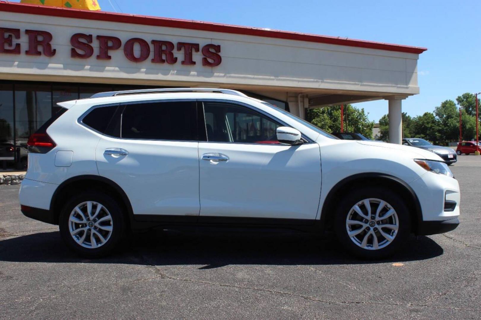 2017 White Nissan Rogue SL FWD (KNMAT2MT0HP) with an 2.5L L4 DOHC 16V engine, CVT transmission, located at 4301 NW 39th , Oklahoma City, OK, 73112, (405) 949-5600, 35.512135, -97.598671 - NO DRIVERS LICENCE NO-FULL COVERAGE INSURANCE-NO CREDIT CHECK. COME ON OVER TO SUPERSPORTS AND TAKE A LOOK AND TEST DRIVE PLEASE GIVE US A CALL AT (405) 949-5600. NO LICENSIA DE MANEJAR- NO SEGURO DE COBERTURA TOTAL- NO VERIFICACCION DE CREDITO. POR FAVOR VENGAN A SUPERSPORTS, ECHE UN VIS - Photo#3