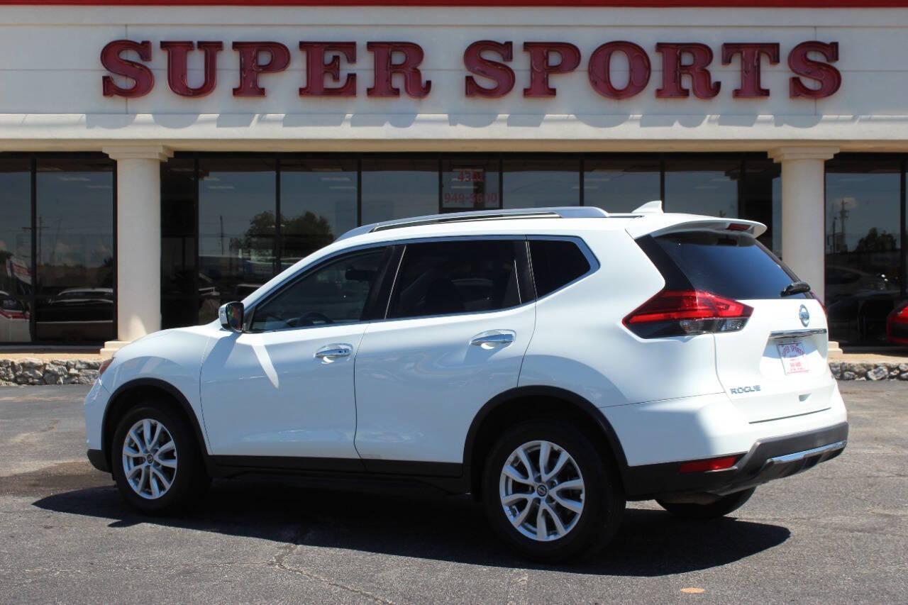 2017 White Nissan Rogue SL FWD (KNMAT2MT0HP) with an 2.5L L4 DOHC 16V engine, CVT transmission, located at 4301 NW 39th , Oklahoma City, OK, 73112, (405) 949-5600, 35.512135, -97.598671 - NO DRIVERS LICENCE -NO FULL COVERAGE INSURANCE - NO CREDIT CHECK. COME ON OVER TO SUPERSPORTS, TAKE A LOOK AND TEST DRIVE. PLEASE GIVE US A CALL AT (405) 949-5600. NO LICENCIA DE CONDUCIR - NO SEGURO DE COBERTURA TOTAL - NO VERIFICACION DE CREDITO. VISITENOS EN SUPERSPORTS, MIRE NUESTRO - Photo#4
