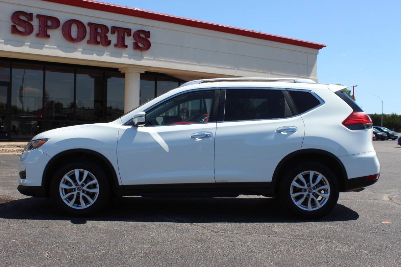 2017 White Nissan Rogue SL FWD (KNMAT2MT0HP) with an 2.5L L4 DOHC 16V engine, CVT transmission, located at 4301 NW 39th , Oklahoma City, OK, 73112, (405) 949-5600, 35.512135, -97.598671 - NO DRIVERS LICENCE -NO FULL COVERAGE INSURANCE - NO CREDIT CHECK. COME ON OVER TO SUPERSPORTS, TAKE A LOOK AND TEST DRIVE. PLEASE GIVE US A CALL AT (405) 949-5600. NO LICENCIA DE CONDUCIR - NO SEGURO DE COBERTURA TOTAL - NO VERIFICACION DE CREDITO. VISITENOS EN SUPERSPORTS, MIRE NUESTRO - Photo#5