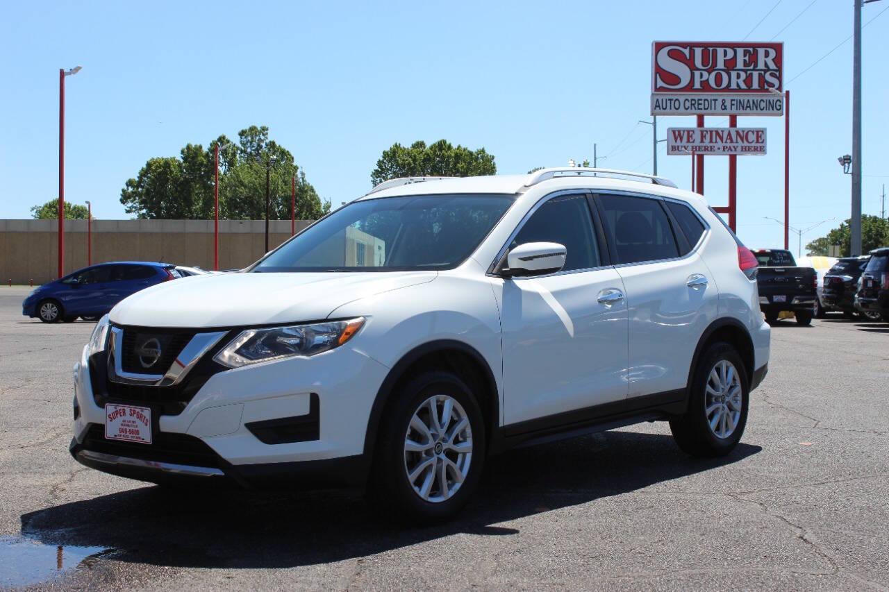 2017 White Nissan Rogue SL FWD (KNMAT2MT0HP) with an 2.5L L4 DOHC 16V engine, CVT transmission, located at 4301 NW 39th , Oklahoma City, OK, 73112, (405) 949-5600, 35.512135, -97.598671 - NO DRIVERS LICENCE -NO FULL COVERAGE INSURANCE - NO CREDIT CHECK. COME ON OVER TO SUPERSPORTS, TAKE A LOOK AND TEST DRIVE. PLEASE GIVE US A CALL AT (405) 949-5600. NO LICENCIA DE CONDUCIR - NO SEGURO DE COBERTURA TOTAL - NO VERIFICACION DE CREDITO. VISITENOS EN SUPERSPORTS, MIRE NUESTRO - Photo#6