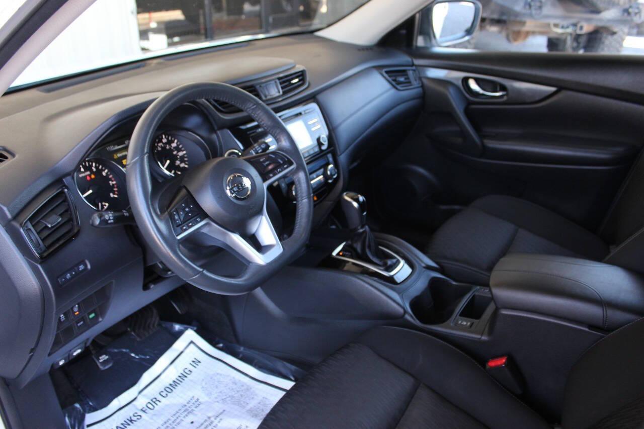 2017 White Nissan Rogue SL FWD (KNMAT2MT0HP) with an 2.5L L4 DOHC 16V engine, CVT transmission, located at 4301 NW 39th , Oklahoma City, OK, 73112, (405) 949-5600, 35.512135, -97.598671 - NO DRIVERS LICENCE -NO FULL COVERAGE INSURANCE - NO CREDIT CHECK. COME ON OVER TO SUPERSPORTS, TAKE A LOOK AND TEST DRIVE. PLEASE GIVE US A CALL AT (405) 949-5600. NO LICENCIA DE CONDUCIR - NO SEGURO DE COBERTURA TOTAL - NO VERIFICACION DE CREDITO. VISITENOS EN SUPERSPORTS, MIRE NUESTRO - Photo#16