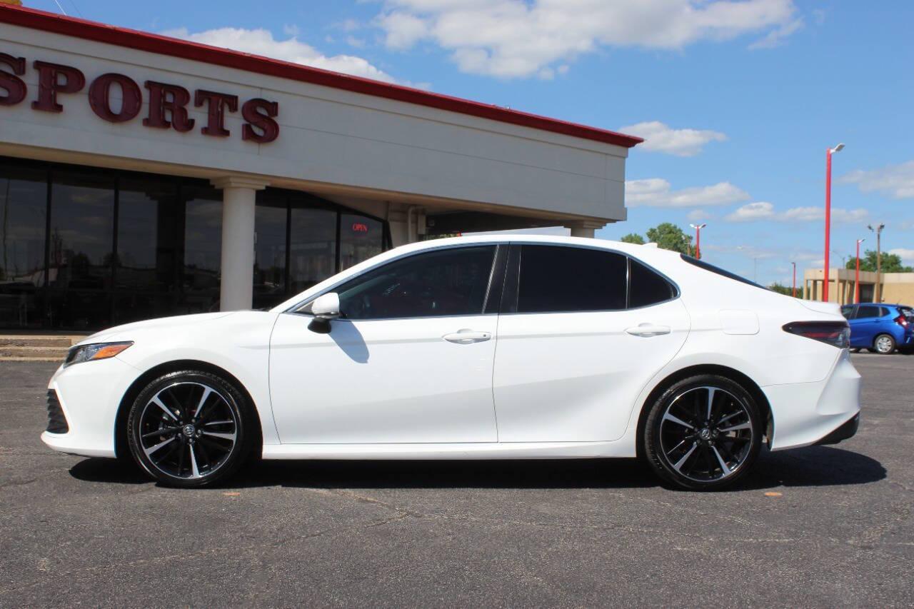 2021 White Toyota Camry LE (4T1C11AK9MU) with an 2.5L L4 DOHC 16V engine, 8A transmission, located at 4301 NW 39th , Oklahoma City, OK, 73112, (405) 949-5600, 35.512135, -97.598671 - NO DRIVERS LICENCE -NO FULL COVERAGE INSURANCE - NO CREDIT CHECK. COME ON OVER TO SUPERSPORTS, TAKE A LOOK AND TEST DRIVE. PLEASE GIVE US A CALL AT (405) 949-5600. NO LICENCIA DE CONDUCIR - NO SEGURO DE COBERTURA TOTAL - NO VERIFICACION DE CREDITO. VISITENOS EN SUPERSPORTS, MIRE NUESTRO - Photo#5