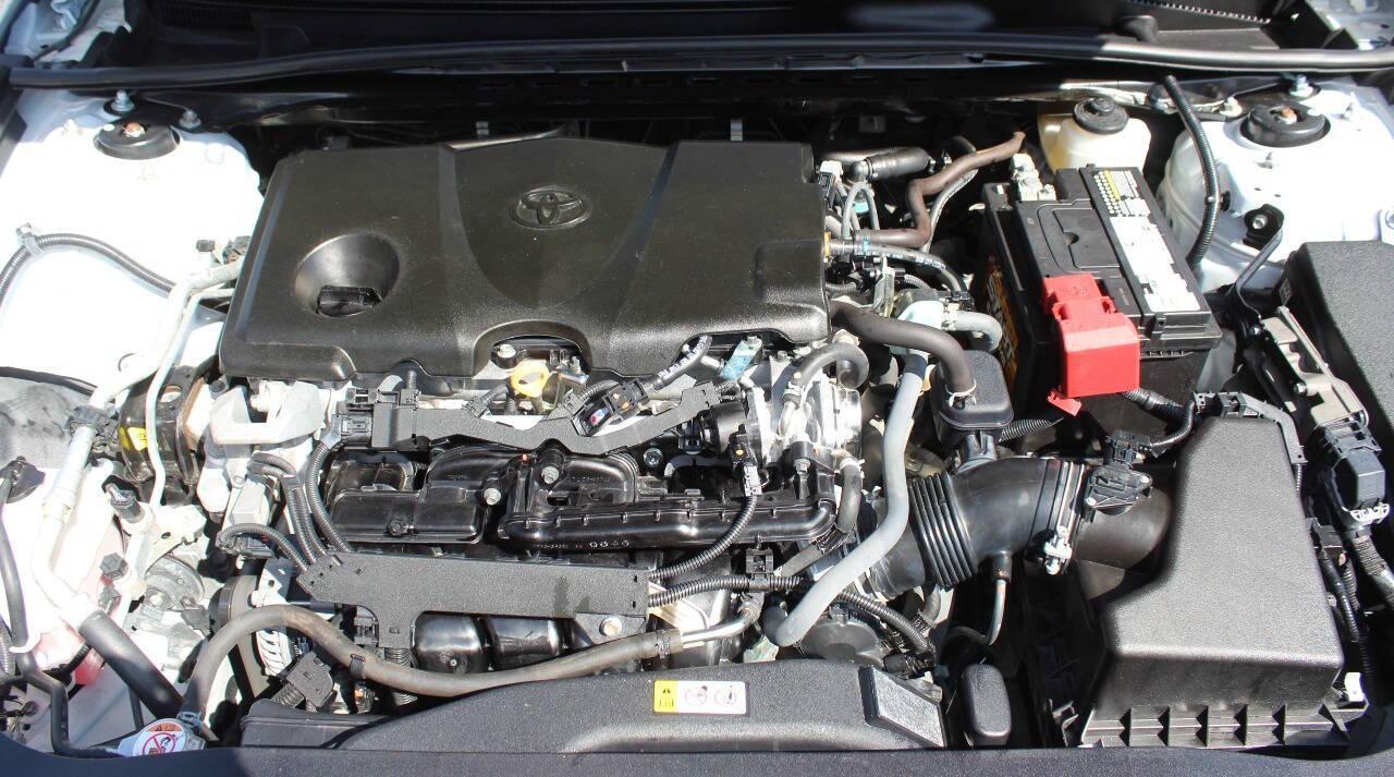 2021 White Toyota Camry LE (4T1C11AK9MU) with an 2.5L L4 DOHC 16V engine, 8A transmission, located at 4301 NW 39th , Oklahoma City, OK, 73112, (405) 949-5600, 35.512135, -97.598671 - NO DRIVERS LICENCE -NO FULL COVERAGE INSURANCE - NO CREDIT CHECK. COME ON OVER TO SUPERSPORTS, TAKE A LOOK AND TEST DRIVE. PLEASE GIVE US A CALL AT (405) 949-5600. NO LICENCIA DE CONDUCIR - NO SEGURO DE COBERTURA TOTAL - NO VERIFICACION DE CREDITO. VISITENOS EN SUPERSPORTS, MIRE NUESTRO - Photo#7