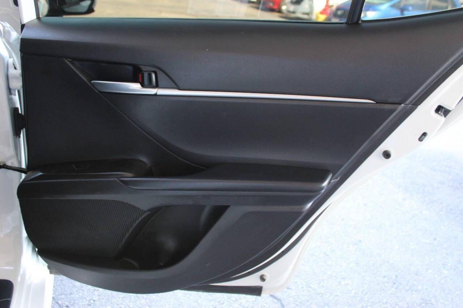 2021 White Toyota Camry LE (4T1C11AK9MU) with an 2.5L L4 DOHC 16V engine, 8A transmission, located at 4301 NW 39th , Oklahoma City, OK, 73112, (405) 949-5600, 35.512135, -97.598671 - NO DRIVERS LICENCE NO-FULL COVERAGE INSURANCE-NO CREDIT CHECK. COME ON OVER TO SUPERSPORTS AND TAKE A LOOK AND TEST DRIVE. PLEASE GIVE US A CALL AT (405) 949-5600. NO LICENSIA DE MANEJAR- NO SEGURO DE COBERTURA TOTAL- NO VERIFICACCION DE CREDITO. POR FAVOR VENGAN A SUPERSPORTS, ECHE UN - Photo#12
