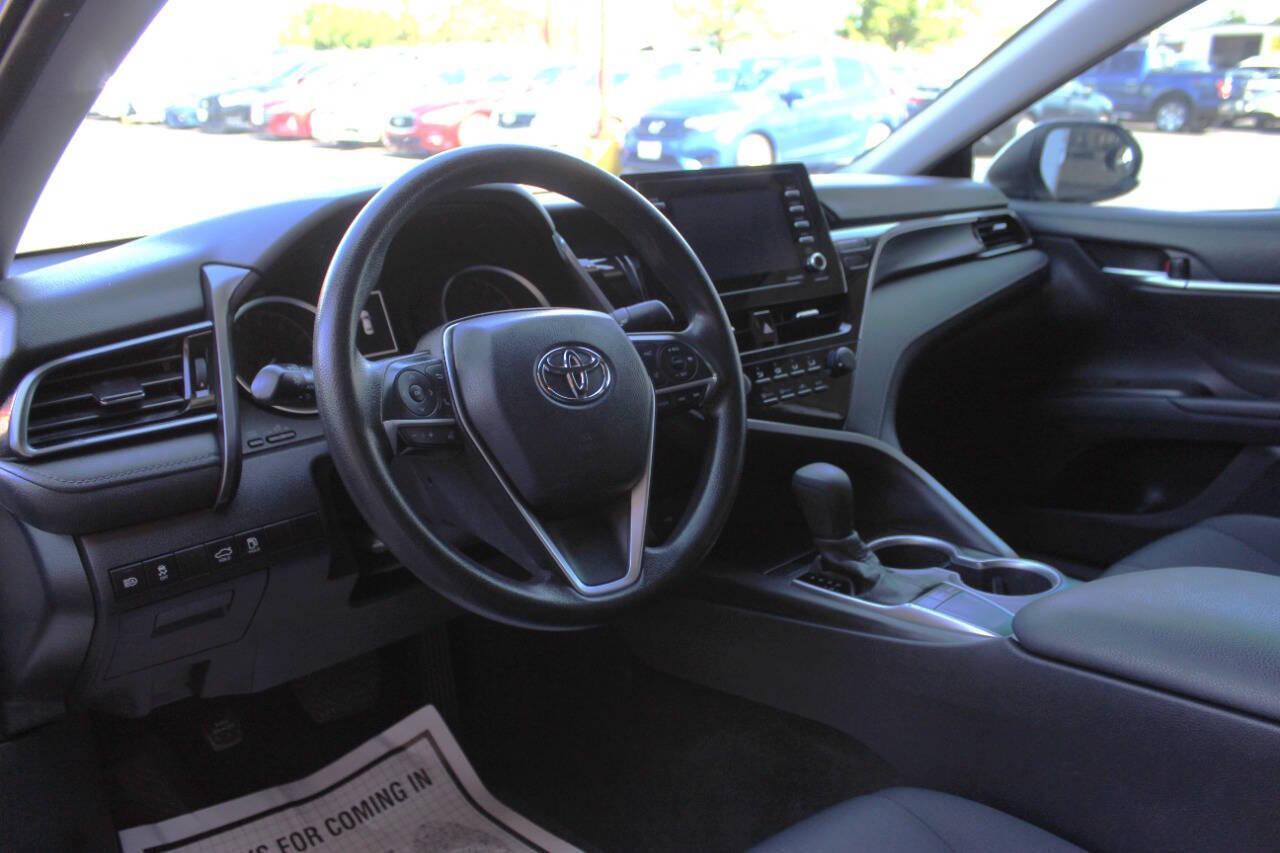 2021 White Toyota Camry LE (4T1C11AK9MU) with an 2.5L L4 DOHC 16V engine, 8A transmission, located at 4301 NW 39th , Oklahoma City, OK, 73112, (405) 949-5600, 35.512135, -97.598671 - NO DRIVERS LICENCE -NO FULL COVERAGE INSURANCE - NO CREDIT CHECK. COME ON OVER TO SUPERSPORTS, TAKE A LOOK AND TEST DRIVE. PLEASE GIVE US A CALL AT (405) 949-5600. NO LICENCIA DE CONDUCIR - NO SEGURO DE COBERTURA TOTAL - NO VERIFICACION DE CREDITO. VISITENOS EN SUPERSPORTS, MIRE NUESTRO - Photo#14