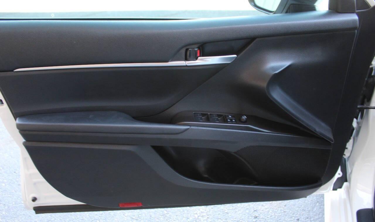 2021 White Toyota Camry LE (4T1C11AK9MU) with an 2.5L L4 DOHC 16V engine, 8A transmission, located at 4301 NW 39th , Oklahoma City, OK, 73112, (405) 949-5600, 35.512135, -97.598671 - NO DRIVERS LICENCE -NO FULL COVERAGE INSURANCE - NO CREDIT CHECK. COME ON OVER TO SUPERSPORTS, TAKE A LOOK AND TEST DRIVE. PLEASE GIVE US A CALL AT (405) 949-5600. NO LICENCIA DE CONDUCIR - NO SEGURO DE COBERTURA TOTAL - NO VERIFICACION DE CREDITO. VISITENOS EN SUPERSPORTS, MIRE NUESTRO - Photo#15