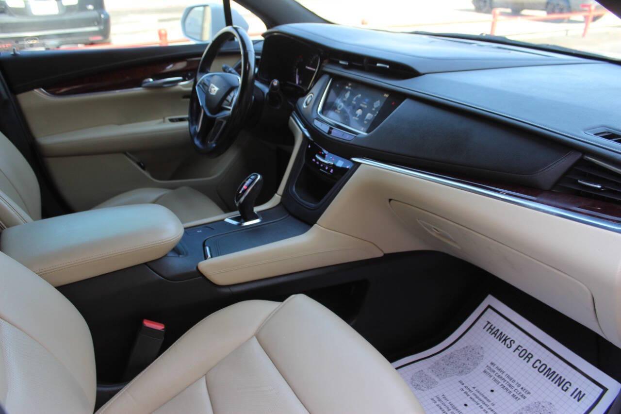 2019 White Cadillac XT5 Luxury (1GYKNCRS1KZ) with an 3.6L V6 DOHC 24V engine, 8A transmission, located at 4301 NW 39th , Oklahoma City, OK, 73112, (405) 949-5600, 35.512135, -97.598671 - NO DRIVERS LICENCE -NO FULL COVERAGE INSURANCE- NO CREDIT CHECK. COME ON OVER TO SUPERSPORTS, TAKE A LOOK AND TEST DRIVE. PLEASE GIVE US A CALL AT (405) 949-5600. NO LICENCIA DE CONDUCIR - NO SEGURO DE COBERTURA TOTAL - NO VERIFICACION DE CREDITO. VISITENOS EN SUPERSPORTS, MIRE NUESTRO - Photo#8