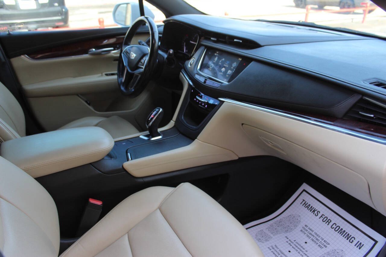 2019 White Cadillac XT5 Luxury (1GYKNCRS1KZ) with an 3.6L V6 3.6L V6 engine, Automatic 8-Speed transmission, located at 4301 NW 39th , Oklahoma City, OK, 73112, (405) 949-5600, 35.512135, -97.598671 - Hablamos espanol. SPEND SMART --- BUY FROM SUPER SPORTS. ALL PRICES, DOWN PAYMENTS, PAYMENTS, AND FINANCE TERMS ARE NEGOTIABLE AT THE TIME OF APPROVAL. WE WILL WORK WITH YOU TO FIT YOUR BUDGET. WE WILL EVEN LOWER AND ADJUST THE NUMBERS TO HELP MAKE THE VEHICLE MORE AFFORDABLE FOR YOU.- Photo#8
