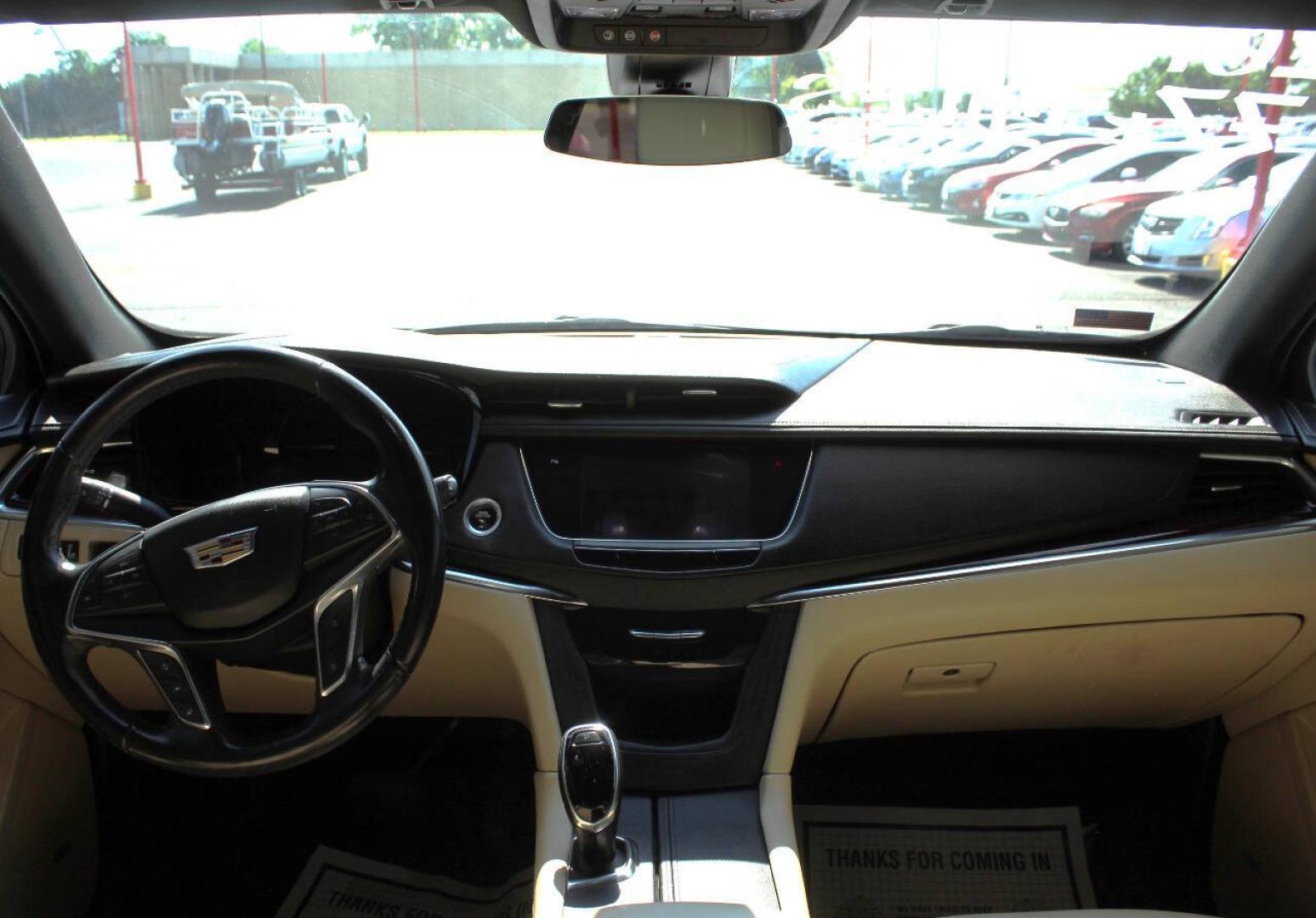 2019 White Cadillac XT5 Luxury (1GYKNCRS1KZ) with an 3.6L V6 3.6L V6 engine, Automatic 8-Speed transmission, located at 4301 NW 39th , Oklahoma City, OK, 73112, (405) 949-5600, 35.512135, -97.598671 - Hablamos espanol. SPEND SMART --- BUY FROM SUPER SPORTS. ALL PRICES, DOWN PAYMENTS, PAYMENTS, AND FINANCE TERMS ARE NEGOTIABLE AT THE TIME OF APPROVAL. WE WILL WORK WITH YOU TO FIT YOUR BUDGET. WE WILL EVEN LOWER AND ADJUST THE NUMBERS TO HELP MAKE THE VEHICLE MORE AFFORDABLE FOR YOU.- Photo#18