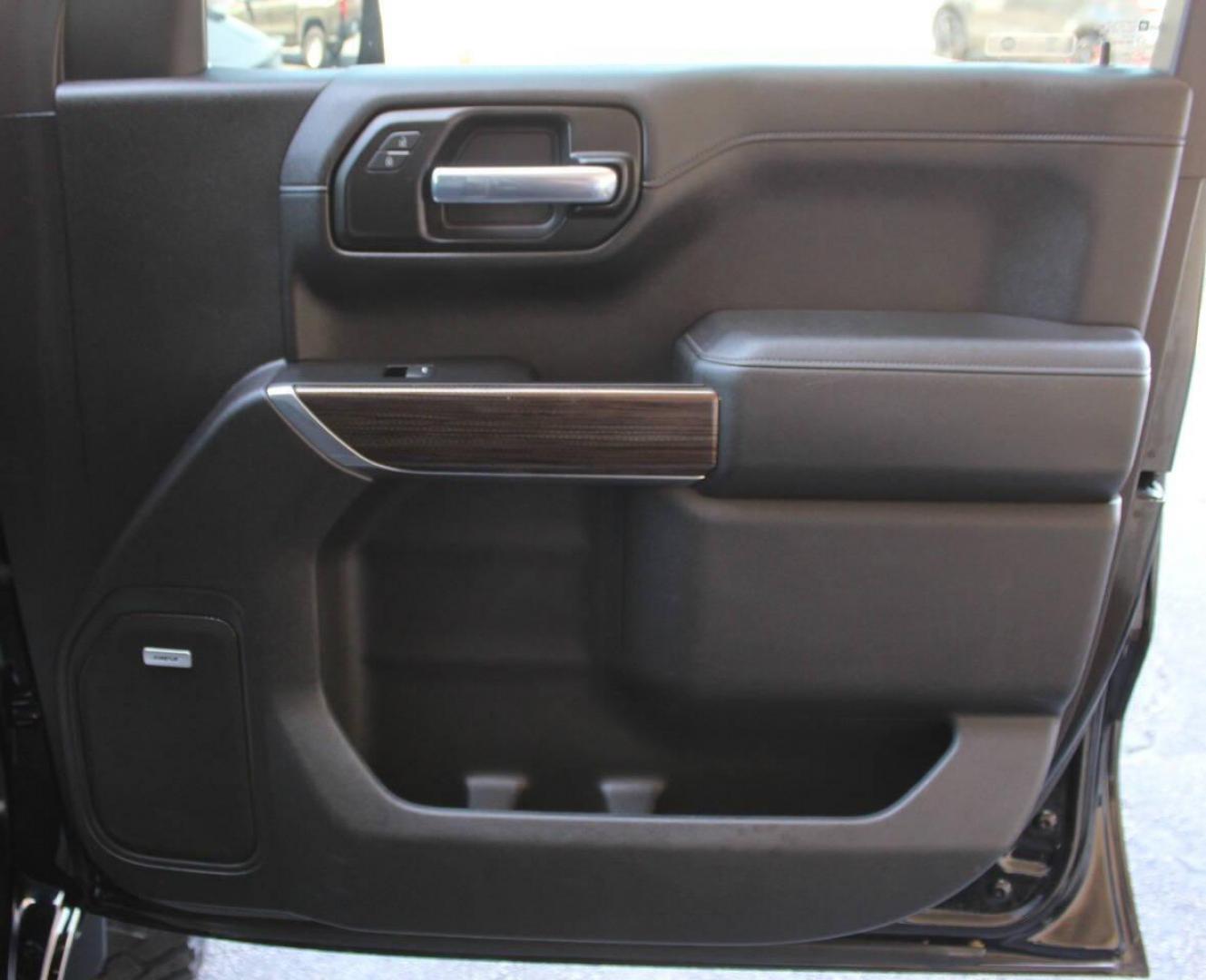 2020 Black Chevrolet Silverado 1500 LT Trail Boss Crew Cab Long Box 4WD (3GCPYFED1LG) with an 5.3L V8 OHV 16V engine, 6A transmission, located at 4301 NW 39th , Oklahoma City, OK, 73112, (405) 949-5600, 35.512135, -97.598671 - NO DRIVERS LICENCE -NO FULL COVERAGE INSURANCE-NO CREDIT CHECK. COME ON OVER TO SUPERSPORTS, TAKE A LOOK AND TEST DRIVE. PLEASE GIVE US A CALL AT (405) 949-5600. NO LICENCIA DE CONDUCIR- NO SEGURO DE COBERTURA TOTAL- NO VERIFICACION DE CREDITO. VENGAN A SUPERSPORTS, MIRE NUESTRO INVENTA - Photo#9