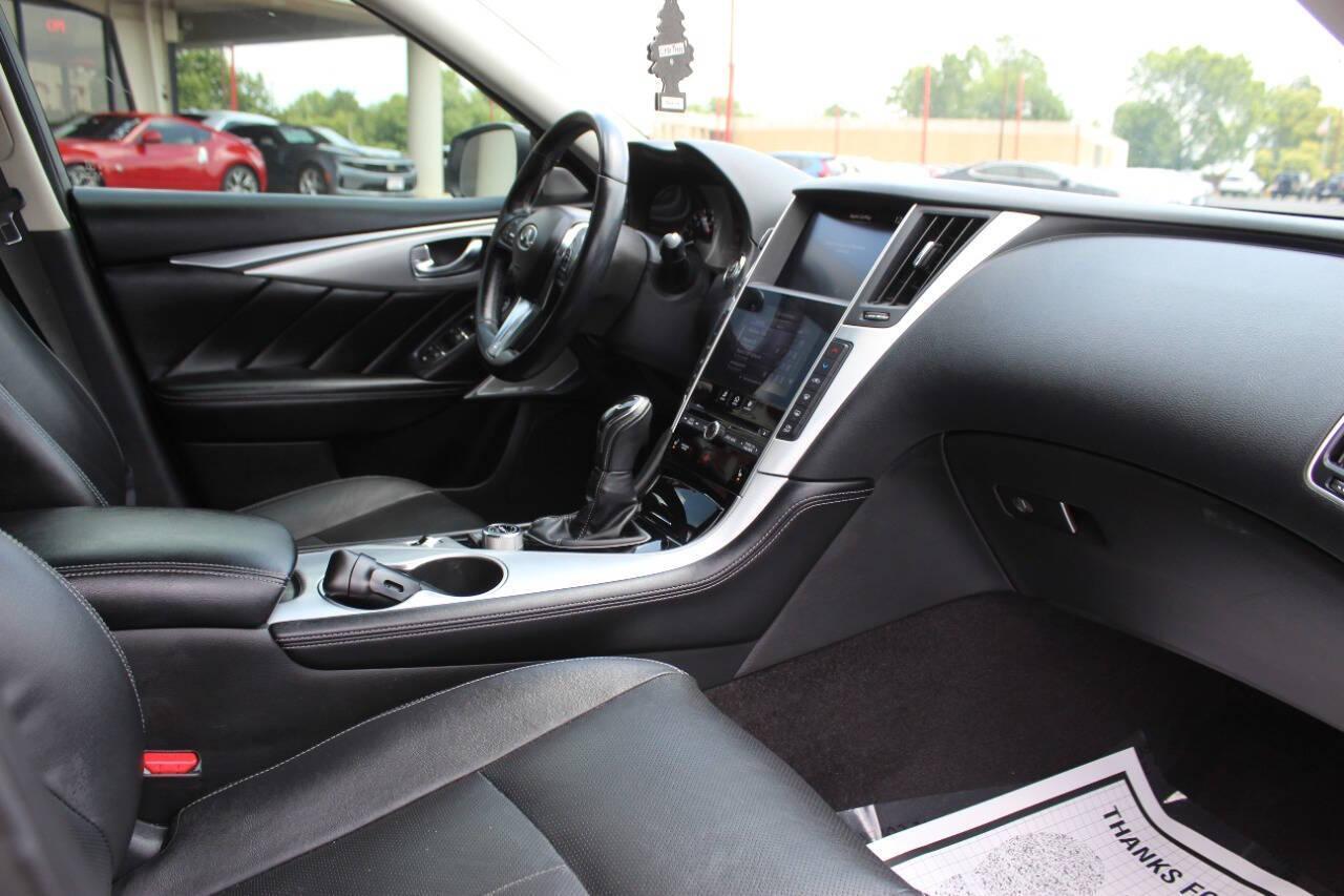 2021 White Infiniti Q50 3.0t Luxe (JN1EV7BP9MM) with an 3.0L V6 DOHC 24V TURBO engine, 7A transmission, located at 4301 NW 39th , Oklahoma City, OK, 73112, (405) 949-5600, 35.512135, -97.598671 - NO DRIVERS LICENCE -NO FULL COVERAGE INSURANCE- NO CREDIT CHECK. COME ON OVER TO SUPERSPORTS, TAKE A LOOK AND TEST DRIVE. PLEASE GIVE US A CALL AT (405) 949-5600. NO LICENCIA DE CONDUCIR - NO SEGURO DE COBERTURA TOTAL - NO VERIFICACION DE CREDITO. VISITENOS EN SUPERSPORTS, MIRE NUESTRO - Photo#5