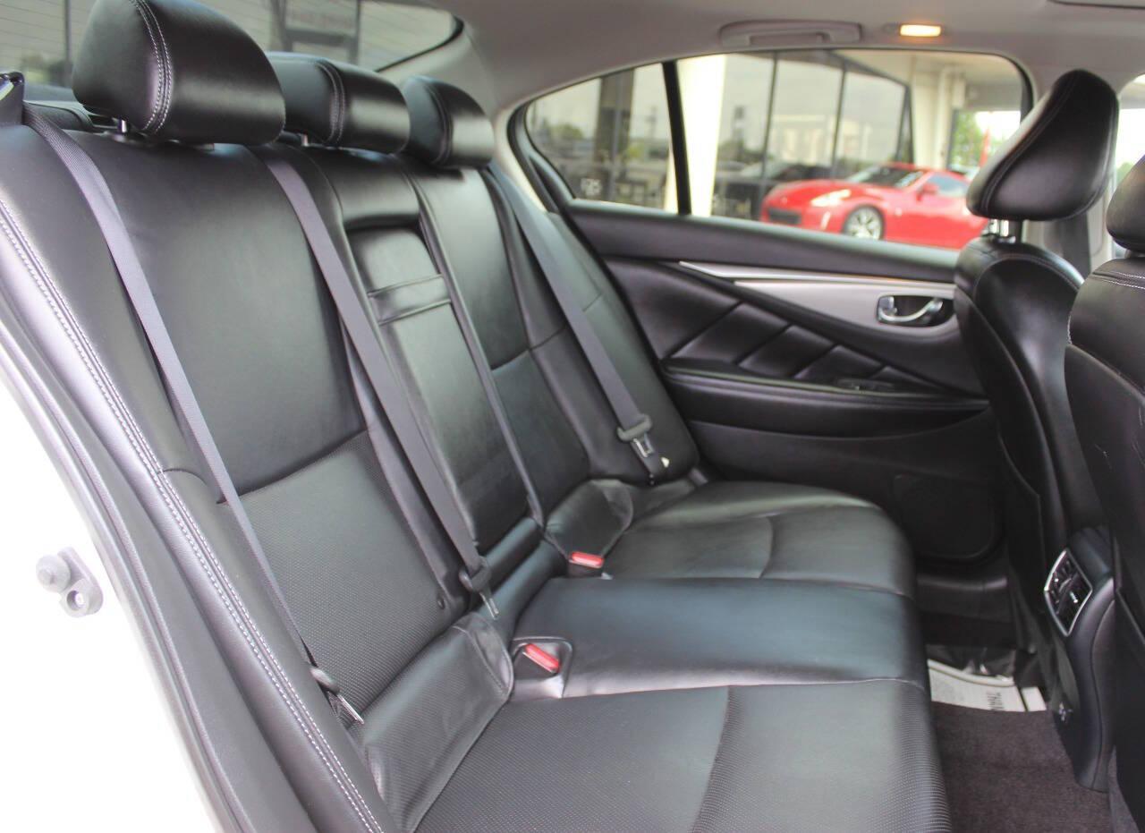 2021 White Infiniti Q50 3.0t Luxe (JN1EV7BP9MM) with an 3.0L V6 DOHC 24V TURBO engine, 7A transmission, located at 4301 NW 39th , Oklahoma City, OK, 73112, (405) 949-5600, 35.512135, -97.598671 - NO DRIVERS LICENCE -NO FULL COVERAGE INSURANCE- NO CREDIT CHECK. COME ON OVER TO SUPERSPORTS, TAKE A LOOK AND TEST DRIVE. PLEASE GIVE US A CALL AT (405) 949-5600. NO LICENCIA DE CONDUCIR - NO SEGURO DE COBERTURA TOTAL - NO VERIFICACION DE CREDITO. VISITENOS EN SUPERSPORTS, MIRE NUESTRO - Photo#7