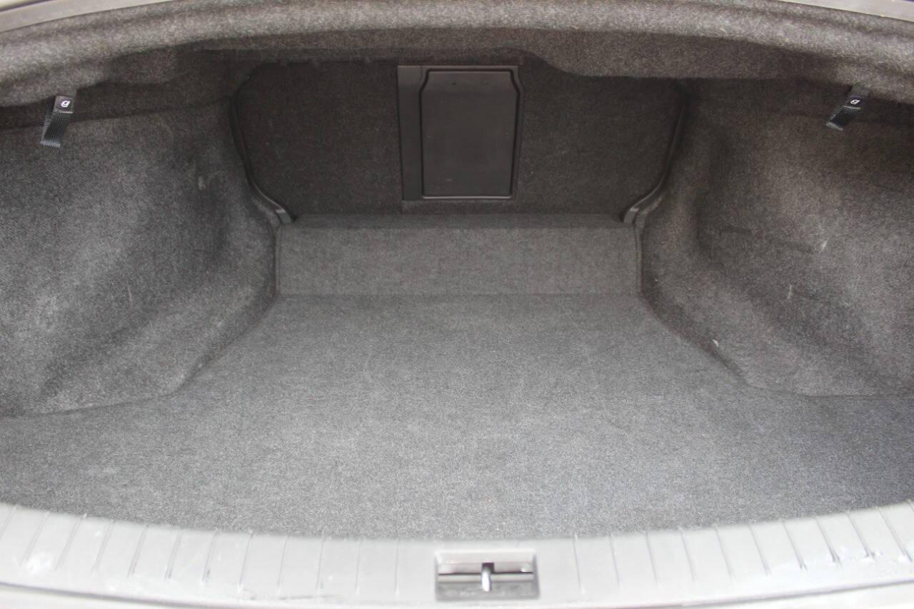 2021 White Infiniti Q50 3.0t Luxe (JN1EV7BP9MM) with an 3.0L V6 DOHC 24V TURBO engine, 7A transmission, located at 4301 NW 39th , Oklahoma City, OK, 73112, (405) 949-5600, 35.512135, -97.598671 - NO DRIVERS LICENCE -NO FULL COVERAGE INSURANCE- NO CREDIT CHECK. COME ON OVER TO SUPERSPORTS, TAKE A LOOK AND TEST DRIVE. PLEASE GIVE US A CALL AT (405) 949-5600. NO LICENCIA DE CONDUCIR - NO SEGURO DE COBERTURA TOTAL - NO VERIFICACION DE CREDITO. VISITENOS EN SUPERSPORTS, MIRE NUESTRO - Photo#9