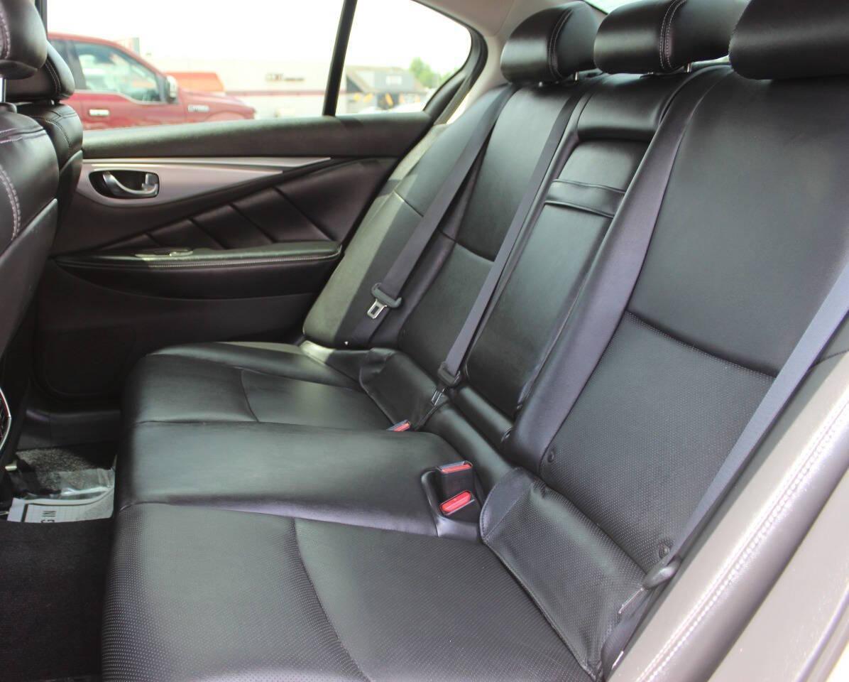 2021 White Infiniti Q50 3.0t Luxe (JN1EV7BP9MM) with an 3.0L V6 DOHC 24V TURBO engine, 7A transmission, located at 4301 NW 39th , Oklahoma City, OK, 73112, (405) 949-5600, 35.512135, -97.598671 - NO DRIVERS LICENCE -NO FULL COVERAGE INSURANCE- NO CREDIT CHECK. COME ON OVER TO SUPERSPORTS, TAKE A LOOK AND TEST DRIVE. PLEASE GIVE US A CALL AT (405) 949-5600. NO LICENCIA DE CONDUCIR - NO SEGURO DE COBERTURA TOTAL - NO VERIFICACION DE CREDITO. VISITENOS EN SUPERSPORTS, MIRE NUESTRO - Photo#10