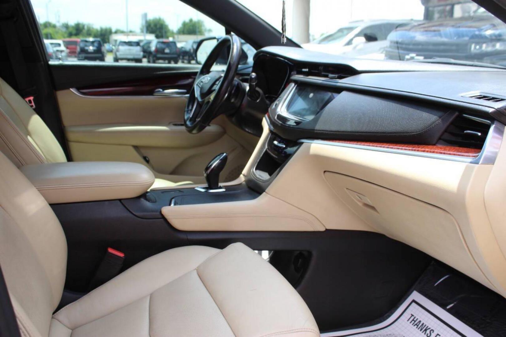 2018 Blue Cadillac XT5 Luxury (1GYKNCRS4JZ) with an 3.6L V6 DOHC 24V engine, 8A transmission, located at 4301 NW 39th , Oklahoma City, OK, 73112, (405) 949-5600, 35.512135, -97.598671 - NO DRIVERS LICENCE NO-FULL COVERAGE INSURANCE-NO CREDIT CHECK. COME ON OVER TO SUPERSPORTS AND TAKE A LOOK AND TEST DRIVE. PLEASE GIVE US A CALL AT (405) 949-5600. NO LICENSIA DE MANEJAR- NO SEGURO DE COBERTURA TOTAL- NO VERIFICACCION DE CREDITO. POR FAVOR VENGAN A SUPERSPORTS, ECHE UN - Photo#9