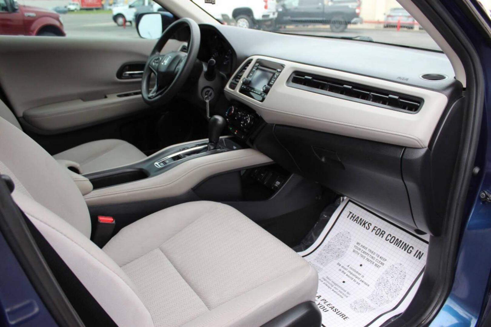 2017 Blue Honda HR-V LX 2WD CVT (3CZRU5H39HM) with an 1.8L L4 DOHC 16V engine, CVT transmission, located at 4301 NW 39th , Oklahoma City, OK, 73112, (405) 949-5600, 35.512135, -97.598671 - NO DRIVERS LICENCE NO - FULL COVERAGE INSURANCE - NO CREDIT CHECK. COME ON OVER TO SUPERSPORTS AND TAKE A LOOK AND TEST DRIVE. PLEASE GIVE US A CALL AT (405) 949-5600. NO LICENCIA DE CONDUCIR - NO SEGURO DE COBERTURA TOTAL - NO VERIFICACION DE CREDITO. VISITENOS EN SUPERSPORTS, MIRE NUE - Photo#9