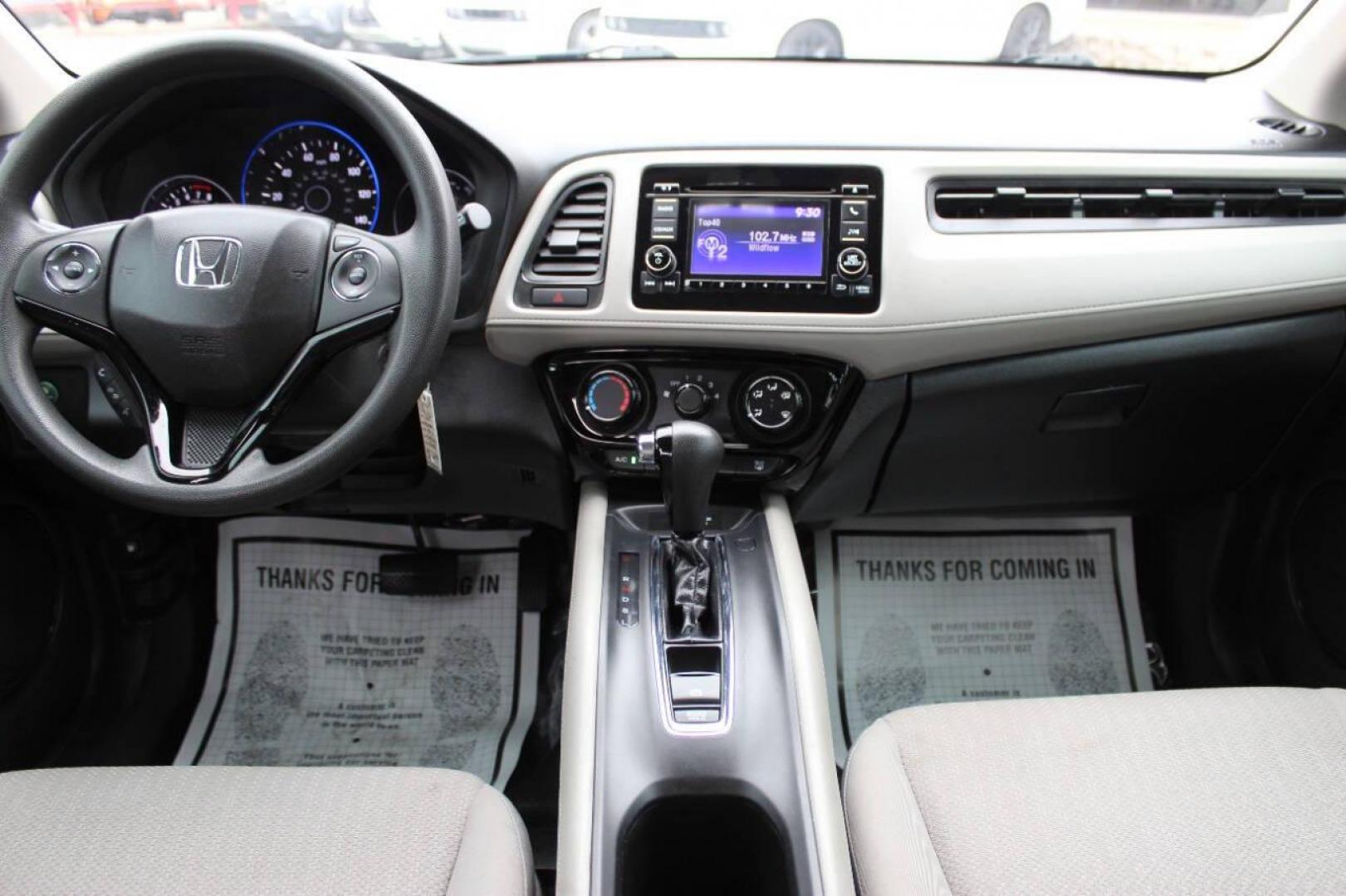 2017 Blue Honda HR-V LX 2WD CVT (3CZRU5H39HM) with an 1.8L L4 DOHC 16V engine, CVT transmission, located at 4301 NW 39th , Oklahoma City, OK, 73112, (405) 949-5600, 35.512135, -97.598671 - NO DRIVERS LICENCE NO - FULL COVERAGE INSURANCE - NO CREDIT CHECK. COME ON OVER TO SUPERSPORTS AND TAKE A LOOK AND TEST DRIVE. PLEASE GIVE US A CALL AT (405) 949-5600. NO LICENCIA DE CONDUCIR - NO SEGURO DE COBERTURA TOTAL - NO VERIFICACION DE CREDITO. VISITENOS EN SUPERSPORTS, MIRE NUE - Photo#18