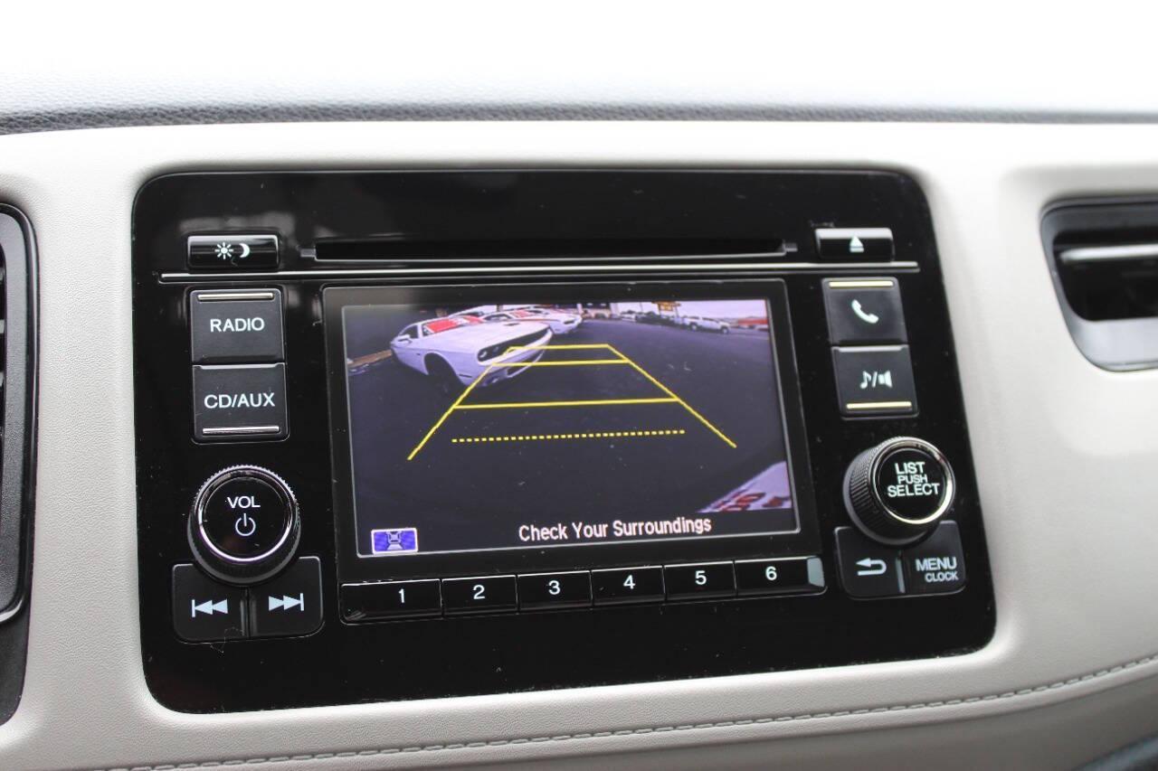 2017 Blue Honda HR-V LX 2WD CVT (3CZRU5H39HM) with an 1.8L L4 DOHC 16V engine, CVT transmission, located at 4301 NW 39th , Oklahoma City, OK, 73112, (405) 949-5600, 35.512135, -97.598671 - NO DRIVERS LICENCE NO - FULL COVERAGE INSURANCE - NO CREDIT CHECK. COME ON OVER TO SUPERSPORTS AND TAKE A LOOK AND TEST DRIVE. PLEASE GIVE US A CALL AT (405) 949-5600. NO LICENCIA DE CONDUCIR - NO SEGURO DE COBERTURA TOTAL - NO VERIFICACION DE CREDITO. VISITENOS EN SUPERSPORTS, MIRE NUE - Photo#18