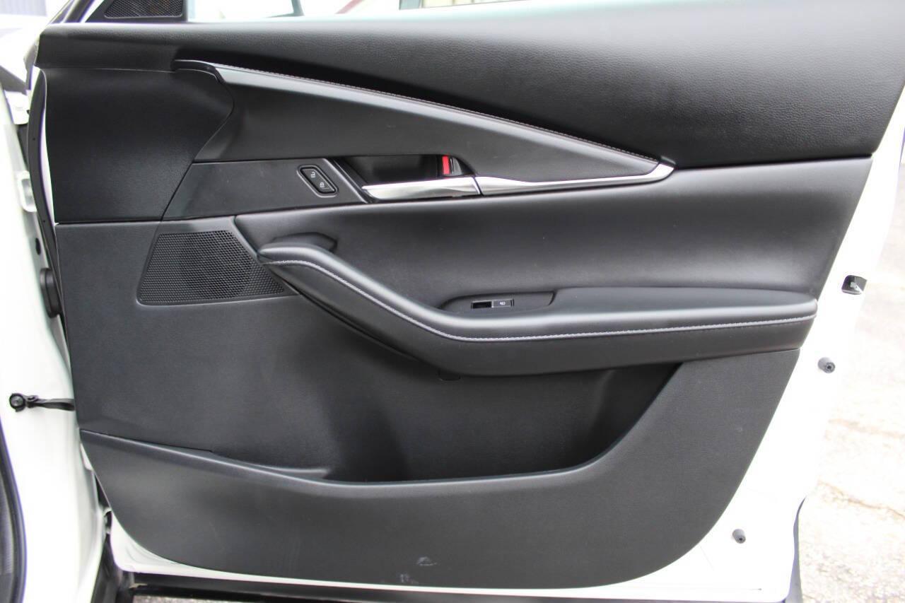 2023 White Mazda CX-30 Preferred AWD (3MVDMBCM1PM) with an 2.5L L4 DOHC 16V engine, 6A transmission, located at 4301 NW 39th , Oklahoma City, OK, 73112, (405) 949-5600, 35.512135, -97.598671 - NO DRIVERS LICENCE -NO FULL COVERAGE INSURANCE - NO CREDIT CHECK. COME ON OVER TO SUPERSPORTS, TAKE A LOOK AND TEST DRIVE. PLEASE GIVE US A CALL AT (405) 949-5600. NO LICENCIA DE CONDUCIR - NO SEGURO DE COBERTURA TOTAL - NO VERIFICACION DE CREDITO. VISITENOS EN SUPERSPORTS, MIRE NUESTRO - Photo#9