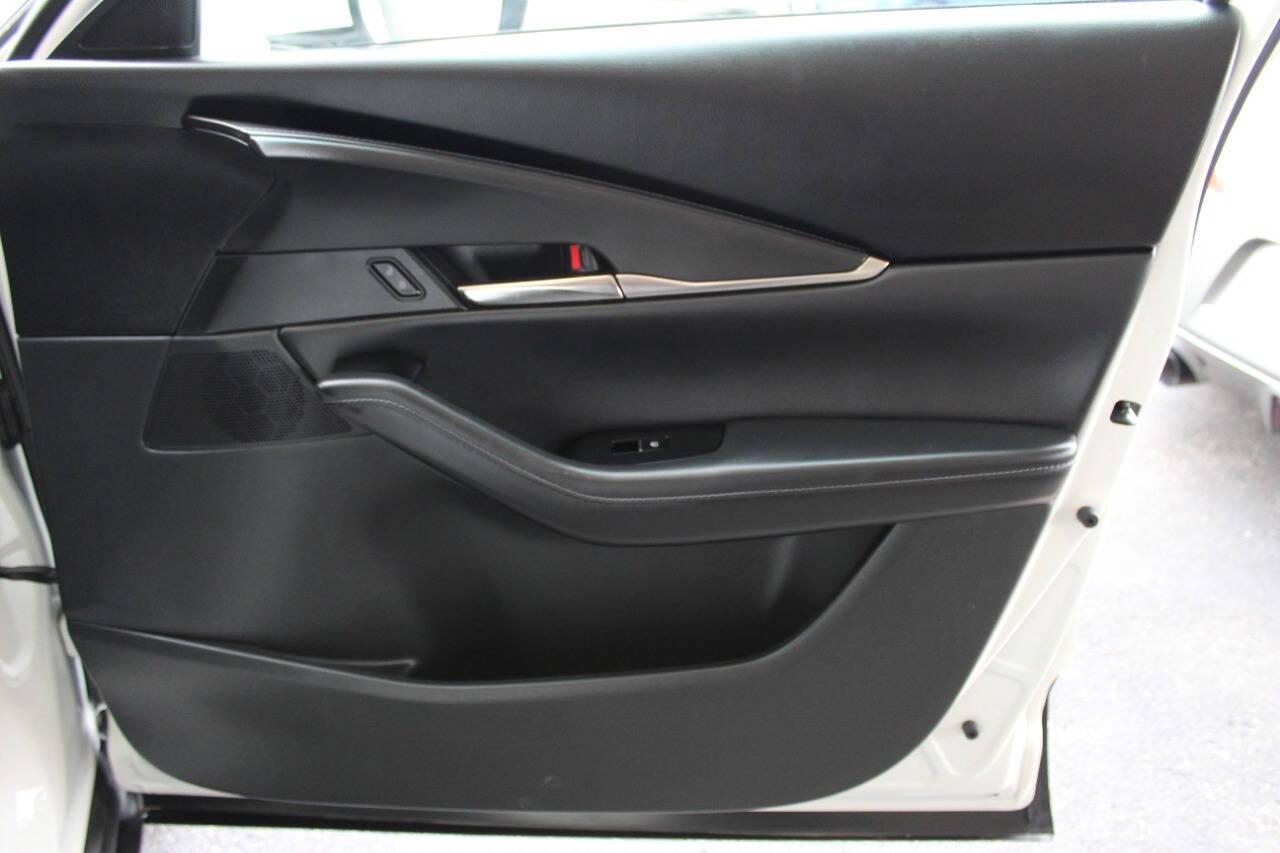 2023 White Mazda CX-30 Preferred AWD (3MVDMBCM1PM) with an 2.5L L4 DOHC 16V engine, 6A transmission, located at 4301 NW 39th , Oklahoma City, OK, 73112, (405) 949-5600, 35.512135, -97.598671 - NO DRIVERS LICENCE -NO FULL COVERAGE INSURANCE - NO CREDIT CHECK. COME ON OVER TO SUPERSPORTS, TAKE A LOOK AND TEST DRIVE. PLEASE GIVE US A CALL AT (405) 949-5600. NO LICENCIA DE CONDUCIR - NO SEGURO DE COBERTURA TOTAL - NO VERIFICACION DE CREDITO. VISITENOS EN SUPERSPORTS, MIRE NUESTRO - Photo#11