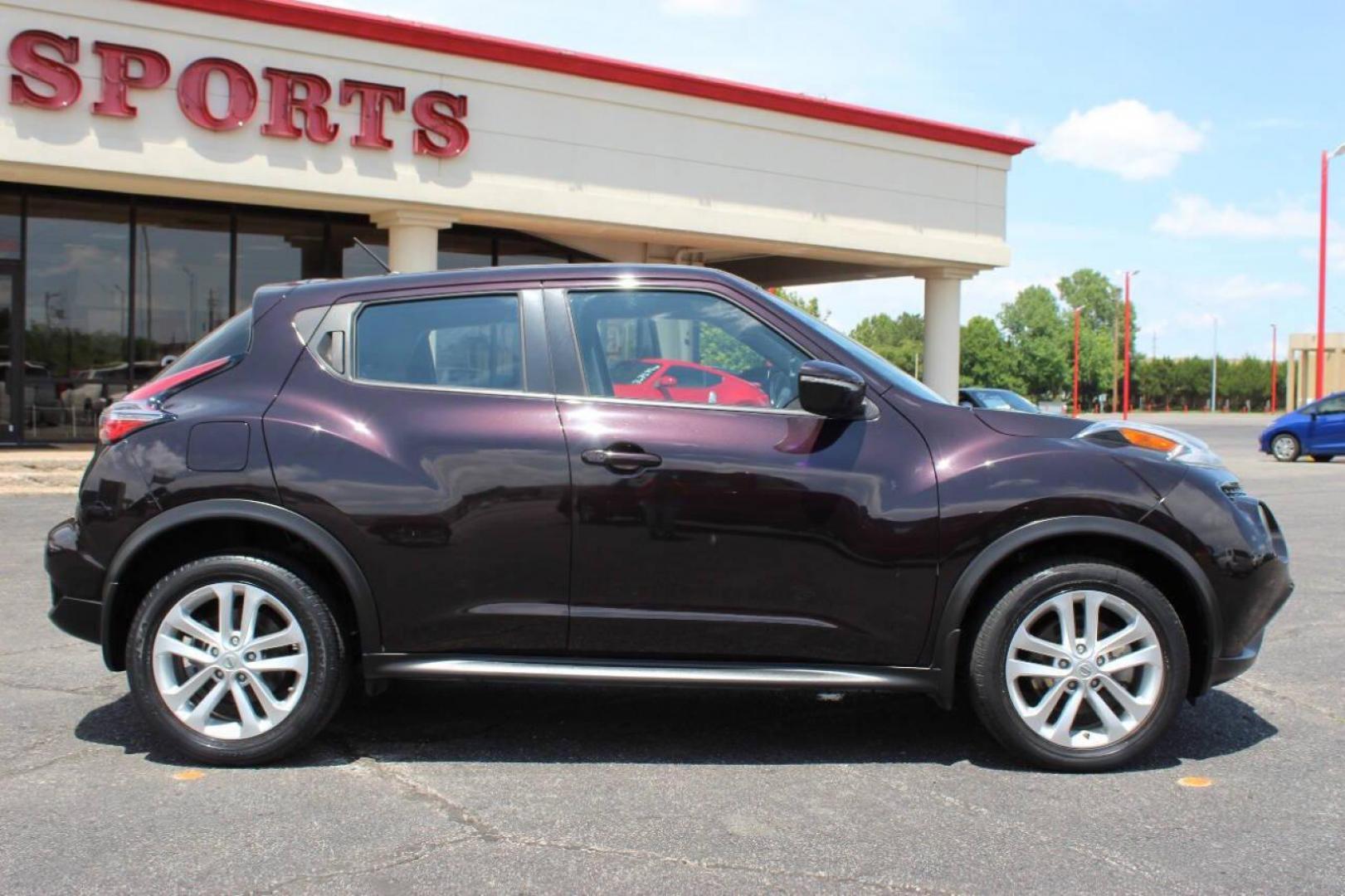 2016 Burgundy Nissan Juke S FWD (JN8AF5MR7GT) with an 1.6L L4 DOHC 16V TURBO engine, CVT transmission, located at 4301 NW 39th , Oklahoma City, OK, 73112, (405) 949-5600, 35.512135, -97.598671 - NO DRIVERS LICENCE -NO FULL COVERAGE INSURANCE - NO CREDIT CHECK. COME ON OVER TO SUPERSPORTS, TAKE A LOOK AND TEST DRIVE . PLEASE GIVE US A CALL AT (405) 949-5600. NO LICENCIA DE CONDUCIR - NO SEGURO DE COBERTURA TOTAL - NO VERIFICACION DE CREDITO. VISITENOS EN SUPERSPORTS, MIRE NUESTR - Photo#3