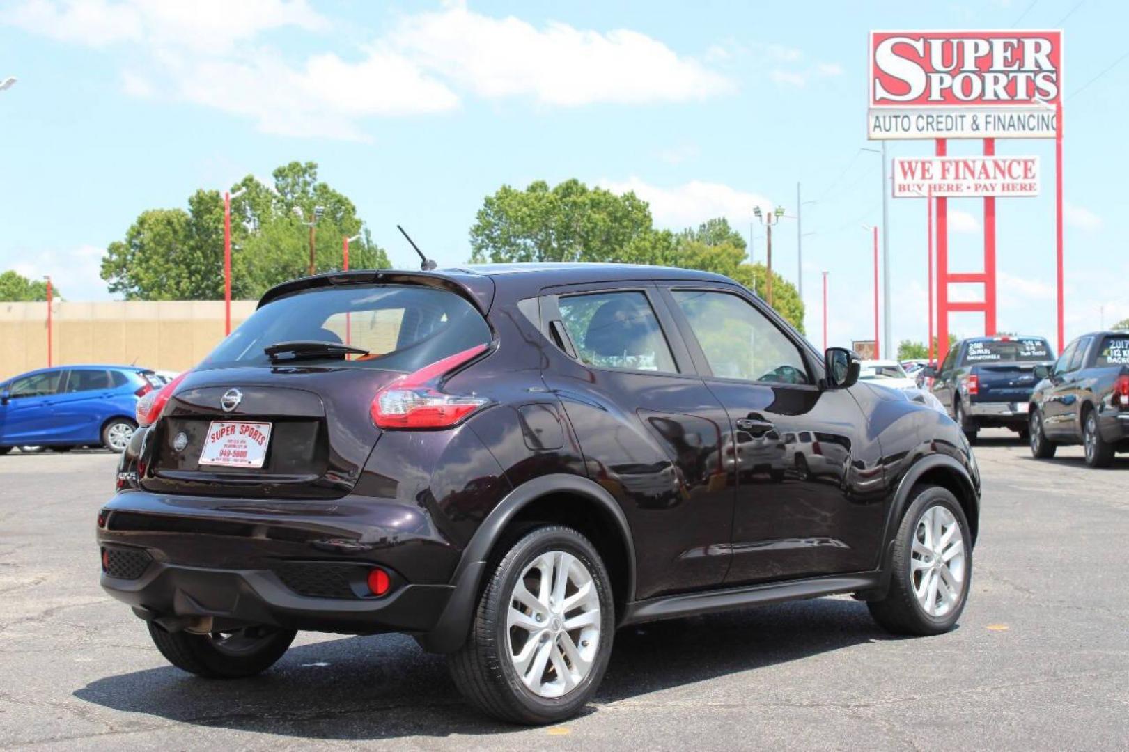 2016 Burgundy Nissan Juke S FWD (JN8AF5MR7GT) with an 1.6L L4 DOHC 16V TURBO engine, CVT transmission, located at 4301 NW 39th , Oklahoma City, OK, 73112, (405) 949-5600, 35.512135, -97.598671 - NO DRIVERS LICENCE -NO FULL COVERAGE INSURANCE - NO CREDIT CHECK. COME ON OVER TO SUPERSPORTS, TAKE A LOOK AND TEST DRIVE . PLEASE GIVE US A CALL AT (405) 949-5600. NO LICENCIA DE CONDUCIR - NO SEGURO DE COBERTURA TOTAL - NO VERIFICACION DE CREDITO. VISITENOS EN SUPERSPORTS, MIRE NUESTR - Photo#4
