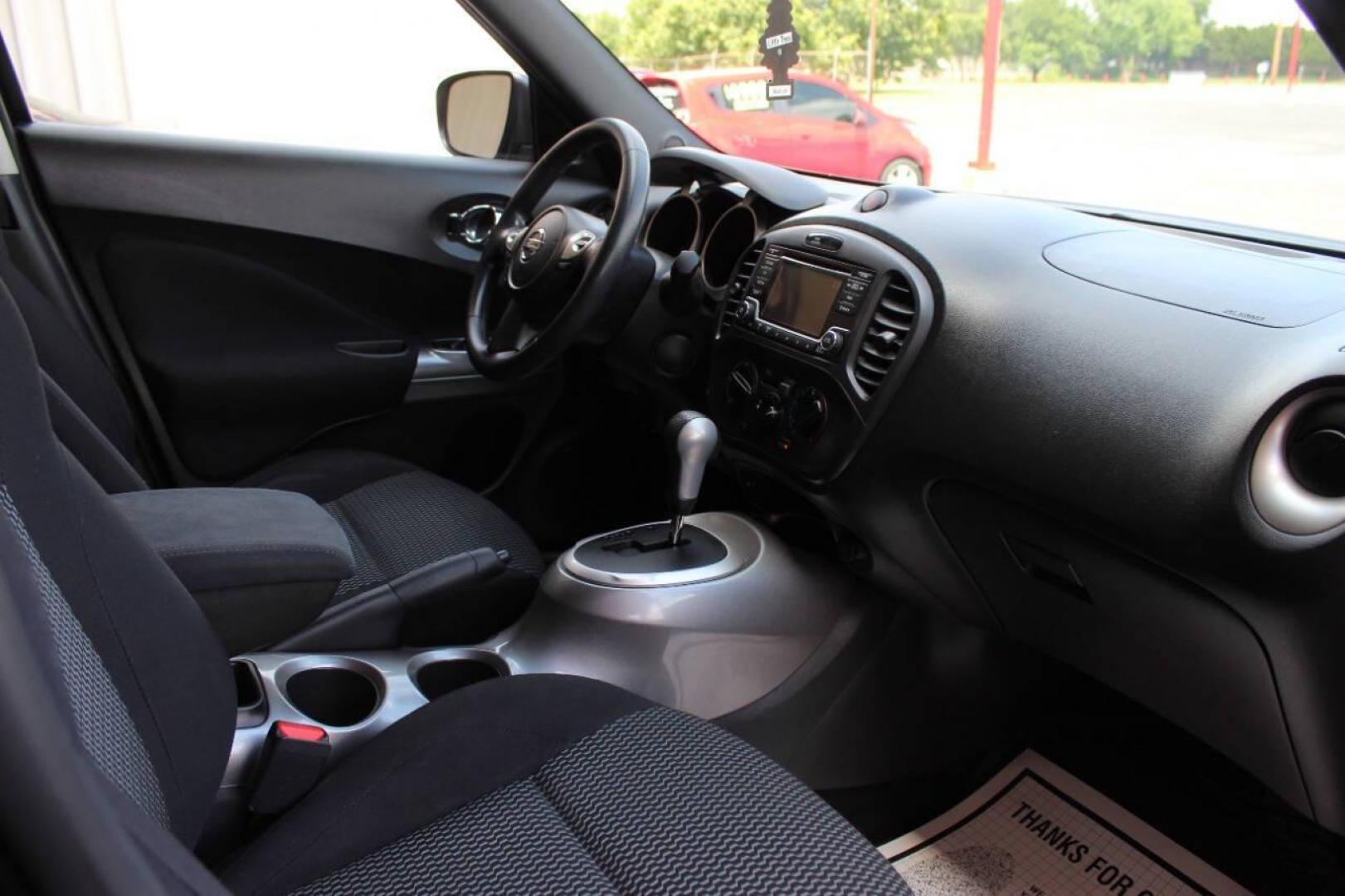 2016 Burgundy Nissan Juke S FWD (JN8AF5MR7GT) with an 1.6L L4 DOHC 16V TURBO engine, CVT transmission, located at 4301 NW 39th , Oklahoma City, OK, 73112, (405) 949-5600, 35.512135, -97.598671 - NO DRIVERS LICENCE -NO FULL COVERAGE INSURANCE - NO CREDIT CHECK. COME ON OVER TO SUPERSPORTS, TAKE A LOOK AND TEST DRIVE . PLEASE GIVE US A CALL AT (405) 949-5600. NO LICENCIA DE CONDUCIR - NO SEGURO DE COBERTURA TOTAL - NO VERIFICACION DE CREDITO. VISITENOS EN SUPERSPORTS, MIRE NUESTR - Photo#8