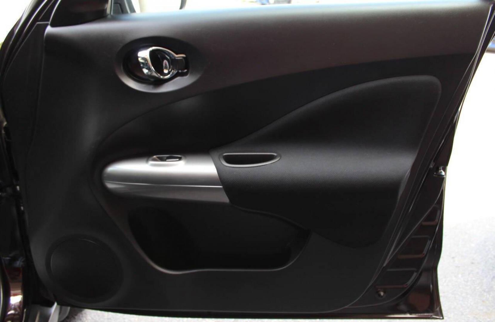 2016 Burgundy Nissan Juke S FWD (JN8AF5MR7GT) with an 1.6L L4 DOHC 16V TURBO engine, CVT transmission, located at 4301 NW 39th , Oklahoma City, OK, 73112, (405) 949-5600, 35.512135, -97.598671 - NO DRIVERS LICENCE -NO FULL COVERAGE INSURANCE - NO CREDIT CHECK. COME ON OVER TO SUPERSPORTS, TAKE A LOOK AND TEST DRIVE . PLEASE GIVE US A CALL AT (405) 949-5600. NO LICENCIA DE CONDUCIR - NO SEGURO DE COBERTURA TOTAL - NO VERIFICACION DE CREDITO. VISITENOS EN SUPERSPORTS, MIRE NUESTR - Photo#9