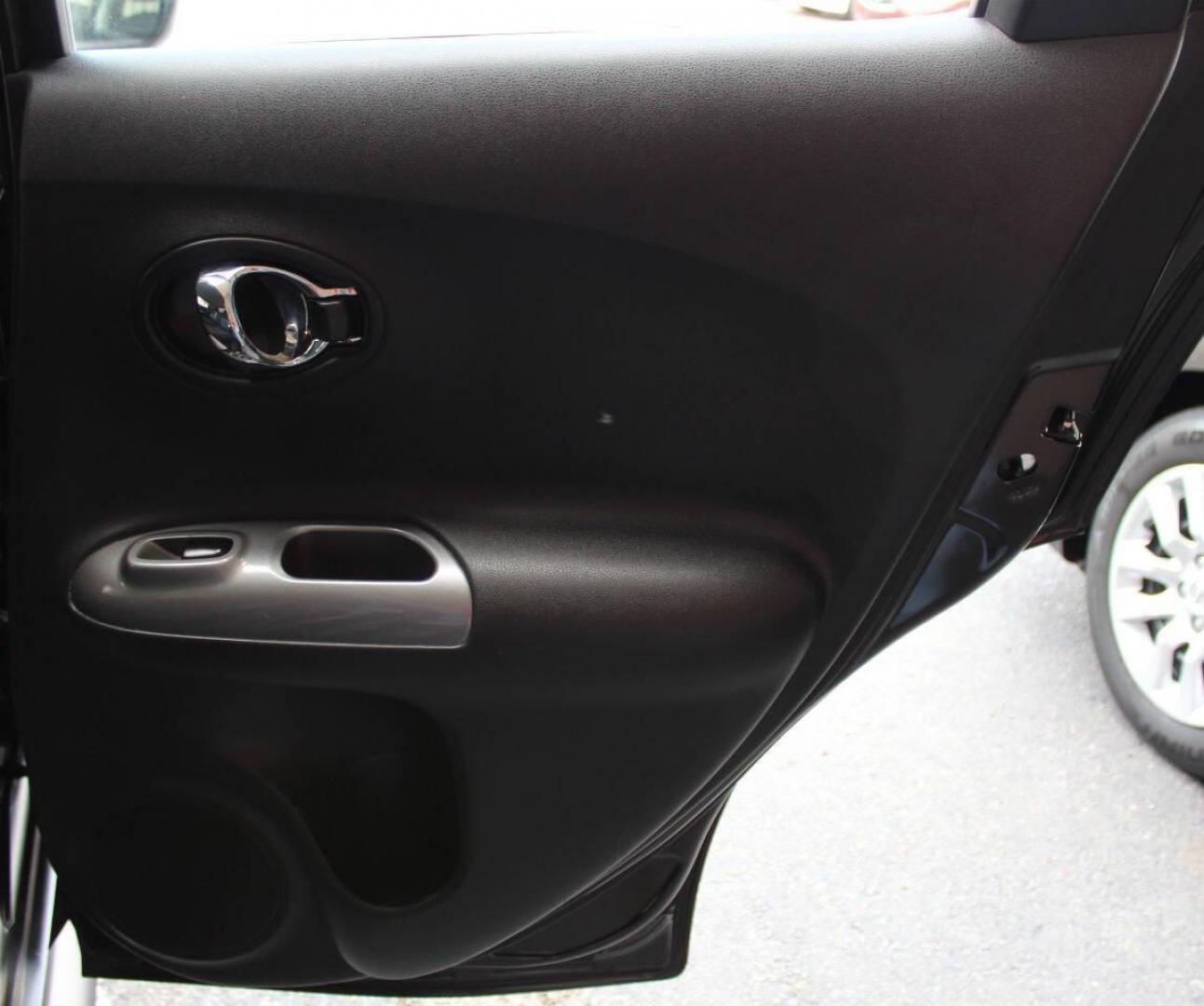2016 Burgundy Nissan Juke S FWD (JN8AF5MR7GT) with an 1.6L L4 DOHC 16V TURBO engine, CVT transmission, located at 4301 NW 39th , Oklahoma City, OK, 73112, (405) 949-5600, 35.512135, -97.598671 - NO DRIVERS LICENCE -NO FULL COVERAGE INSURANCE - NO CREDIT CHECK. COME ON OVER TO SUPERSPORTS, TAKE A LOOK AND TEST DRIVE . PLEASE GIVE US A CALL AT (405) 949-5600. NO LICENCIA DE CONDUCIR - NO SEGURO DE COBERTURA TOTAL - NO VERIFICACION DE CREDITO. VISITENOS EN SUPERSPORTS, MIRE NUESTR - Photo#11