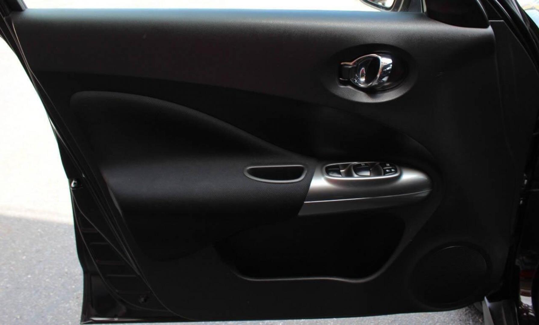 2016 Burgundy Nissan Juke S FWD (JN8AF5MR7GT) with an 1.6L L4 DOHC 16V TURBO engine, CVT transmission, located at 4301 NW 39th , Oklahoma City, OK, 73112, (405) 949-5600, 35.512135, -97.598671 - NO DRIVERS LICENCE -NO FULL COVERAGE INSURANCE - NO CREDIT CHECK. COME ON OVER TO SUPERSPORTS, TAKE A LOOK AND TEST DRIVE . PLEASE GIVE US A CALL AT (405) 949-5600. NO LICENCIA DE CONDUCIR - NO SEGURO DE COBERTURA TOTAL - NO VERIFICACION DE CREDITO. VISITENOS EN SUPERSPORTS, MIRE NUESTR - Photo#16