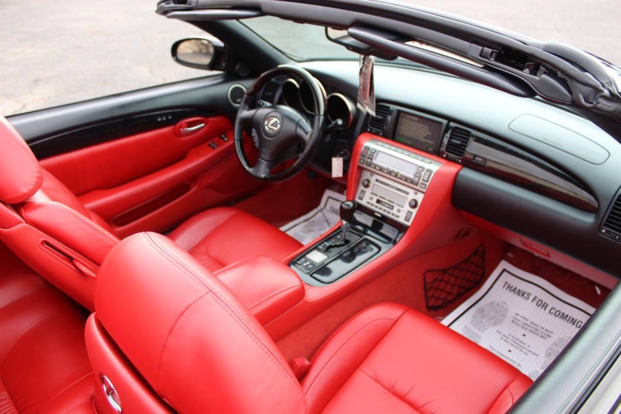 2005 Black Lexus SC 430 Convertible (JTHFN48YX50) with an 4.3L V8 4.3L V8 engine, Automatic 5-Speed transmission, located at 4301 NW 39th , Oklahoma City, OK, 73112, (405) 949-5600, 35.512135, -97.598671 - NO DRIVERS LICENCE -NO FULL COVERAGE INSURANCE - NO CREDIT CHECK. COME ON OVER TO SUPERSPORTS, TAKE A LOOK AND TEST DRIVE . PLEASE GIVE US A CALL AT (405) 949-5600. NO LICENCIA DE CONDUCIR - NO SEGURO DE COBERTURA TOTAL - NO VERIFICACION DE CREDITO. VISITENOS EN SUPERSPORTS, MIRE NUESTR - Photo#14