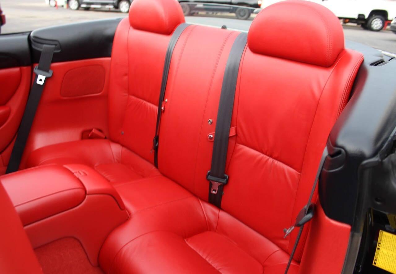 2005 Black Lexus SC 430 Convertible (JTHFN48YX50) with an 4.3L V8 4.3L V8 engine, Automatic 5-Speed transmission, located at 4301 NW 39th , Oklahoma City, OK, 73112, (405) 949-5600, 35.512135, -97.598671 - NO DRIVERS LICENCE -NO FULL COVERAGE INSURANCE - NO CREDIT CHECK. COME ON OVER TO SUPERSPORTS, TAKE A LOOK AND TEST DRIVE . PLEASE GIVE US A CALL AT (405) 949-5600. NO LICENCIA DE CONDUCIR - NO SEGURO DE COBERTURA TOTAL - NO VERIFICACION DE CREDITO. VISITENOS EN SUPERSPORTS, MIRE NUESTR - Photo#23