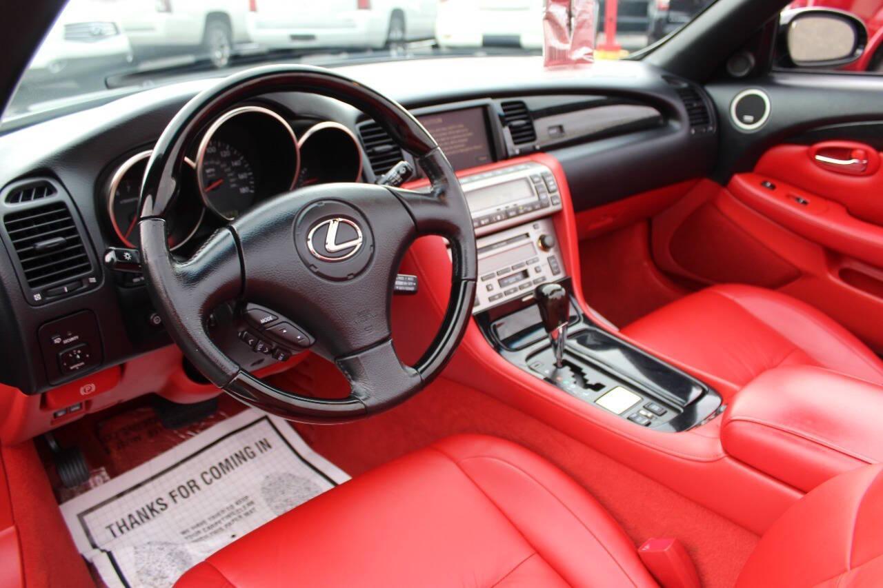 2005 Black Lexus SC 430 Convertible (JTHFN48YX50) with an 4.3L V8 4.3L V8 engine, Automatic 5-Speed transmission, located at 4301 NW 39th , Oklahoma City, OK, 73112, (405) 949-5600, 35.512135, -97.598671 - NO DRIVERS LICENCE -NO FULL COVERAGE INSURANCE - NO CREDIT CHECK. COME ON OVER TO SUPERSPORTS, TAKE A LOOK AND TEST DRIVE . PLEASE GIVE US A CALL AT (405) 949-5600. NO LICENCIA DE CONDUCIR - NO SEGURO DE COBERTURA TOTAL - NO VERIFICACION DE CREDITO. VISITENOS EN SUPERSPORTS, MIRE NUESTR - Photo#20