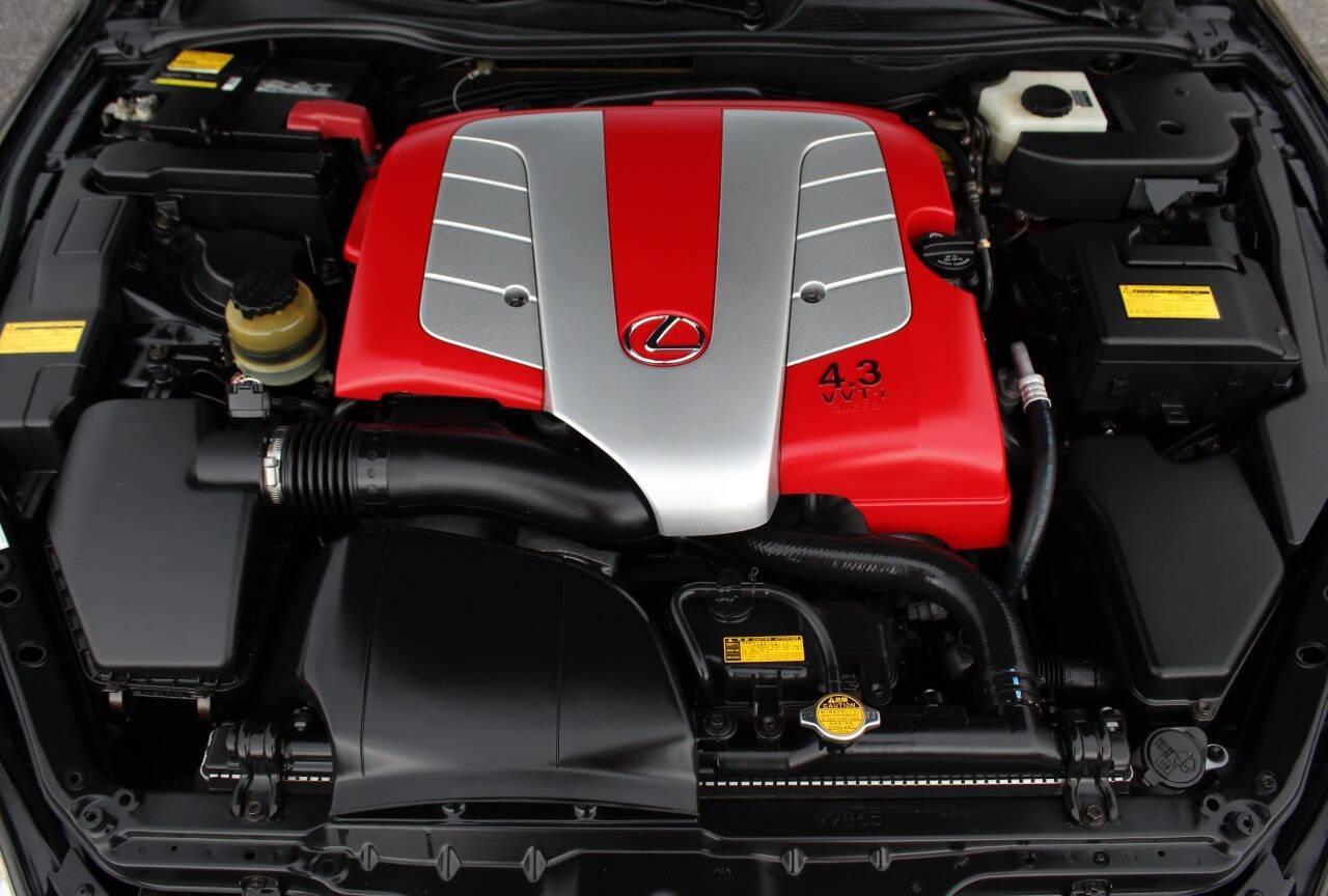 2005 Black Lexus SC 430 Convertible (JTHFN48YX50) with an 4.3L V8 4.3L V8 engine, Automatic 5-Speed transmission, located at 4301 NW 39th , Oklahoma City, OK, 73112, (405) 949-5600, 35.512135, -97.598671 - NO DRIVERS LICENCE -NO FULL COVERAGE INSURANCE - NO CREDIT CHECK. COME ON OVER TO SUPERSPORTS, TAKE A LOOK AND TEST DRIVE . PLEASE GIVE US A CALL AT (405) 949-5600. NO LICENCIA DE CONDUCIR - NO SEGURO DE COBERTURA TOTAL - NO VERIFICACION DE CREDITO. VISITENOS EN SUPERSPORTS, MIRE NUESTR - Photo#12