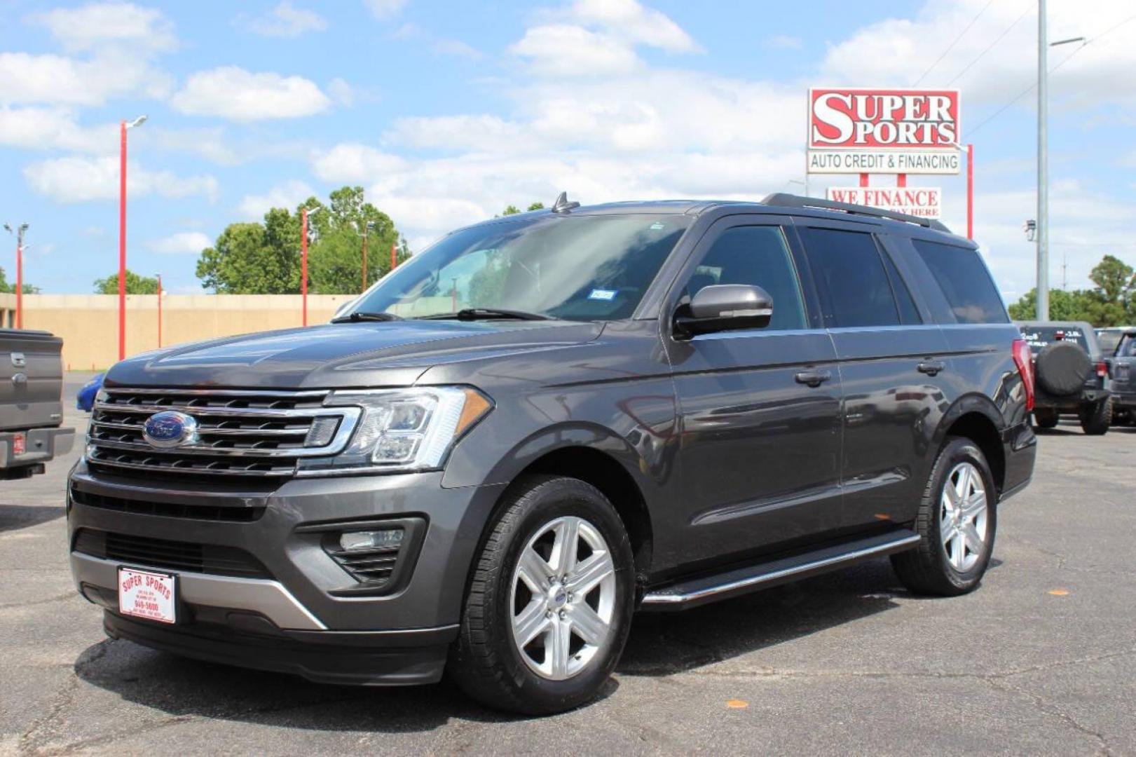 2018 Silver Ford Expedition XLT 2WD (1FMJU1HT6JE) with an 3.5L V6 DOHC 24V FFV engine, 6A transmission, located at 4301 NW 39th , Oklahoma City, OK, 73112, (405) 949-5600, 35.512135, -97.598671 - NO DRIVERS LICENCE -NO FULL COVERAGE INSURANCE - NO CREDIT CHECK. COME ON OVER TO SUPERSPORTS, TAKE A LOOK AND TEST DRIVE. PLEASE GIVE US A CALL AT (405) 949-5600. NO LICENCIA DE CONDUCIR - NO SEGURO DE COBERTURA TOTAL - NO VERIFICACION DE CREDITO. VISITENOS EN SUPERSPORTS, MIRE NUESTRO - Photo#8