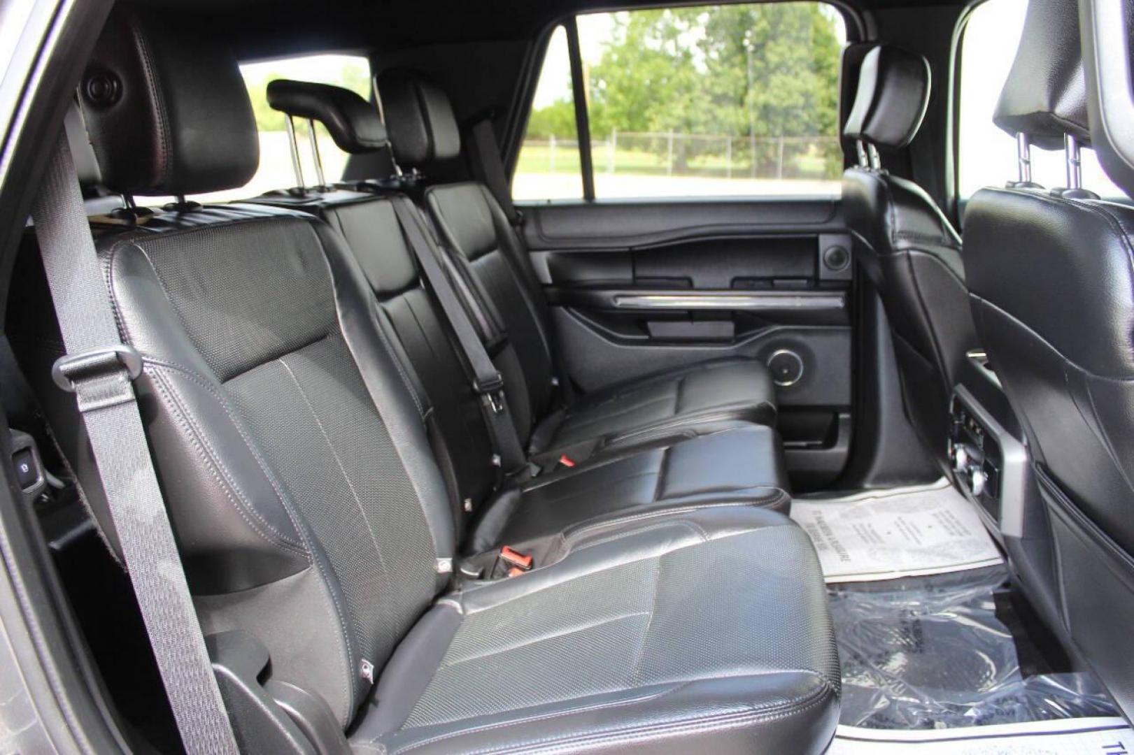 2018 Silver Ford Expedition XLT 2WD (1FMJU1HT6JE) with an 3.5L V6 DOHC 24V FFV engine, 6A transmission, located at 4301 NW 39th , Oklahoma City, OK, 73112, (405) 949-5600, 35.512135, -97.598671 - NO DRIVERS LICENCE -NO FULL COVERAGE INSURANCE - NO CREDIT CHECK. COME ON OVER TO SUPERSPORTS, TAKE A LOOK AND TEST DRIVE. PLEASE GIVE US A CALL AT (405) 949-5600. NO LICENCIA DE CONDUCIR - NO SEGURO DE COBERTURA TOTAL - NO VERIFICACION DE CREDITO. VISITENOS EN SUPERSPORTS, MIRE NUESTRO - Photo#13