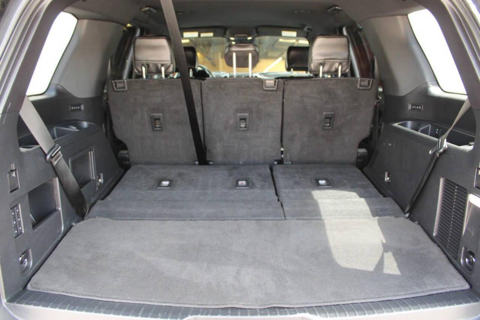 2018 Silver Ford Expedition XLT 2WD (1FMJU1HT6JE) with an 3.5L V6 DOHC 24V FFV engine, 6A transmission, located at 4301 NW 39th , Oklahoma City, OK, 73112, (405) 949-5600, 35.512135, -97.598671 - NO DRIVERS LICENCE -NO FULL COVERAGE INSURANCE - NO CREDIT CHECK. COME ON OVER TO SUPERSPORTS, TAKE A LOOK AND TEST DRIVE. PLEASE GIVE US A CALL AT (405) 949-5600. NO LICENCIA DE CONDUCIR - NO SEGURO DE COBERTURA TOTAL - NO VERIFICACION DE CREDITO. VISITENOS EN SUPERSPORTS, MIRE NUESTRO - Photo#16