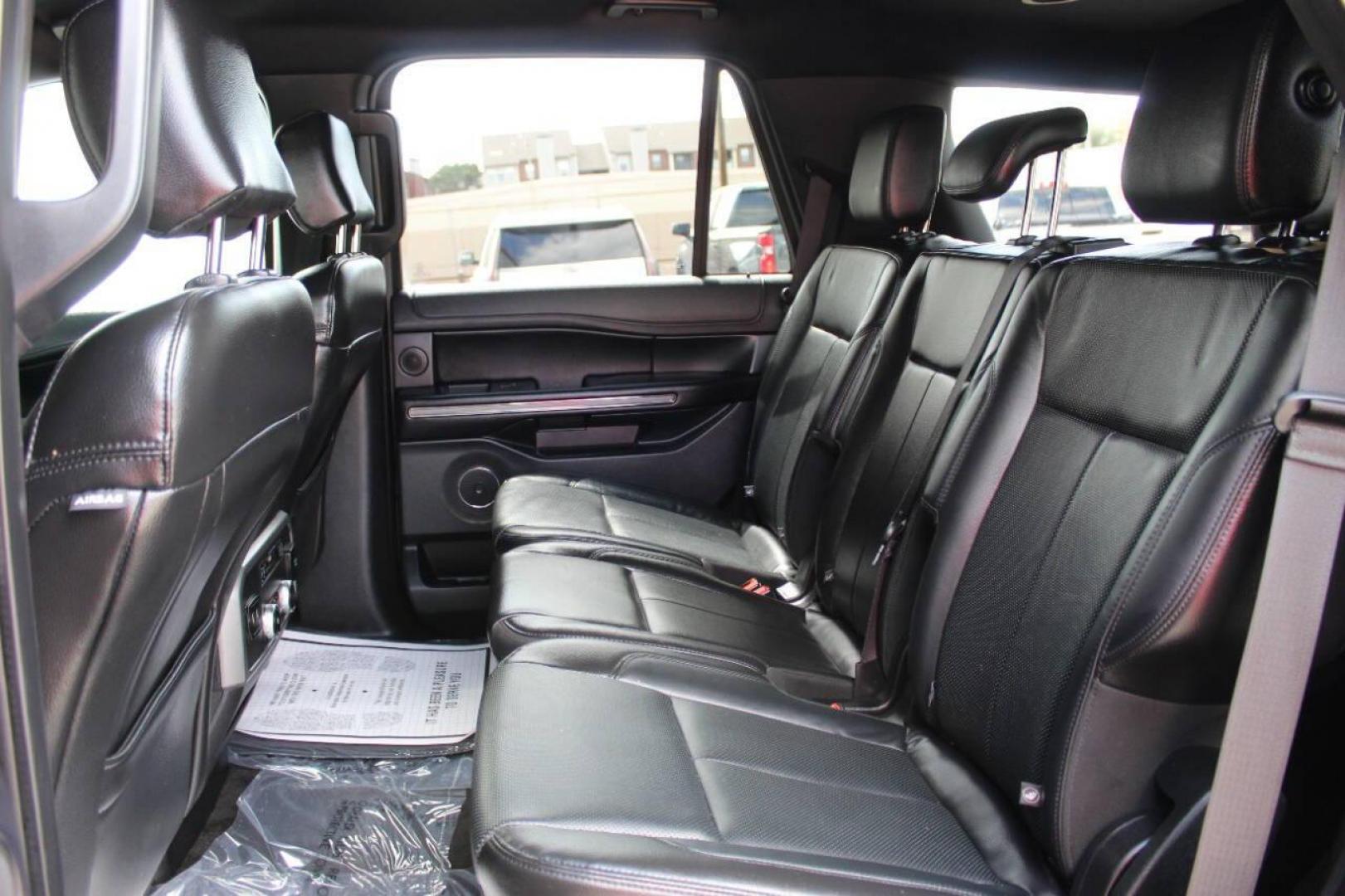 2018 Silver Ford Expedition XLT 2WD (1FMJU1HT6JE) with an 3.5L V6 DOHC 24V FFV engine, 6A transmission, located at 4301 NW 39th , Oklahoma City, OK, 73112, (405) 949-5600, 35.512135, -97.598671 - NO DRIVERS LICENCE -NO FULL COVERAGE INSURANCE - NO CREDIT CHECK. COME ON OVER TO SUPERSPORTS, TAKE A LOOK AND TEST DRIVE. PLEASE GIVE US A CALL AT (405) 949-5600. NO LICENCIA DE CONDUCIR - NO SEGURO DE COBERTURA TOTAL - NO VERIFICACION DE CREDITO. VISITENOS EN SUPERSPORTS, MIRE NUESTRO - Photo#18