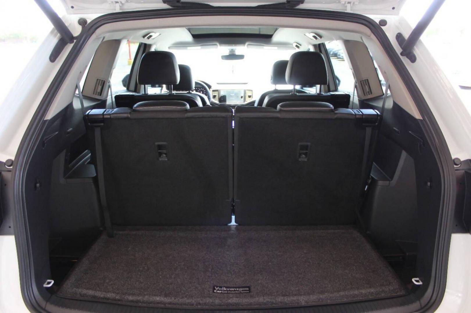 2021 White Volkswagen Atlas V6 SEL 4MOTION (1V2BR2CAXMC) with an 3.6L V6 DOHC 24V engine, 8A transmission, located at 4301 NW 39th , Oklahoma City, OK, 73112, (405) 949-5600, 35.512135, -97.598671 - NO DRIVERS LICENCE -NO FULL COVERAGE INSURANCE - NO CREDIT CHECK. COME ON OVER TO SUPERSPORTS, TAKE A LOOK AND TEST DRIVE. PLEASE GIVE US A CALL AT (405) 949-5600. NO LICENCIA DE CONDUCIR - NO SEGURO DE COBERTURA TOTAL - NO VERIFICACION DE CREDITO. VISITENOS EN SUPERSPORTS, MIRE NUESTRO - Photo#17