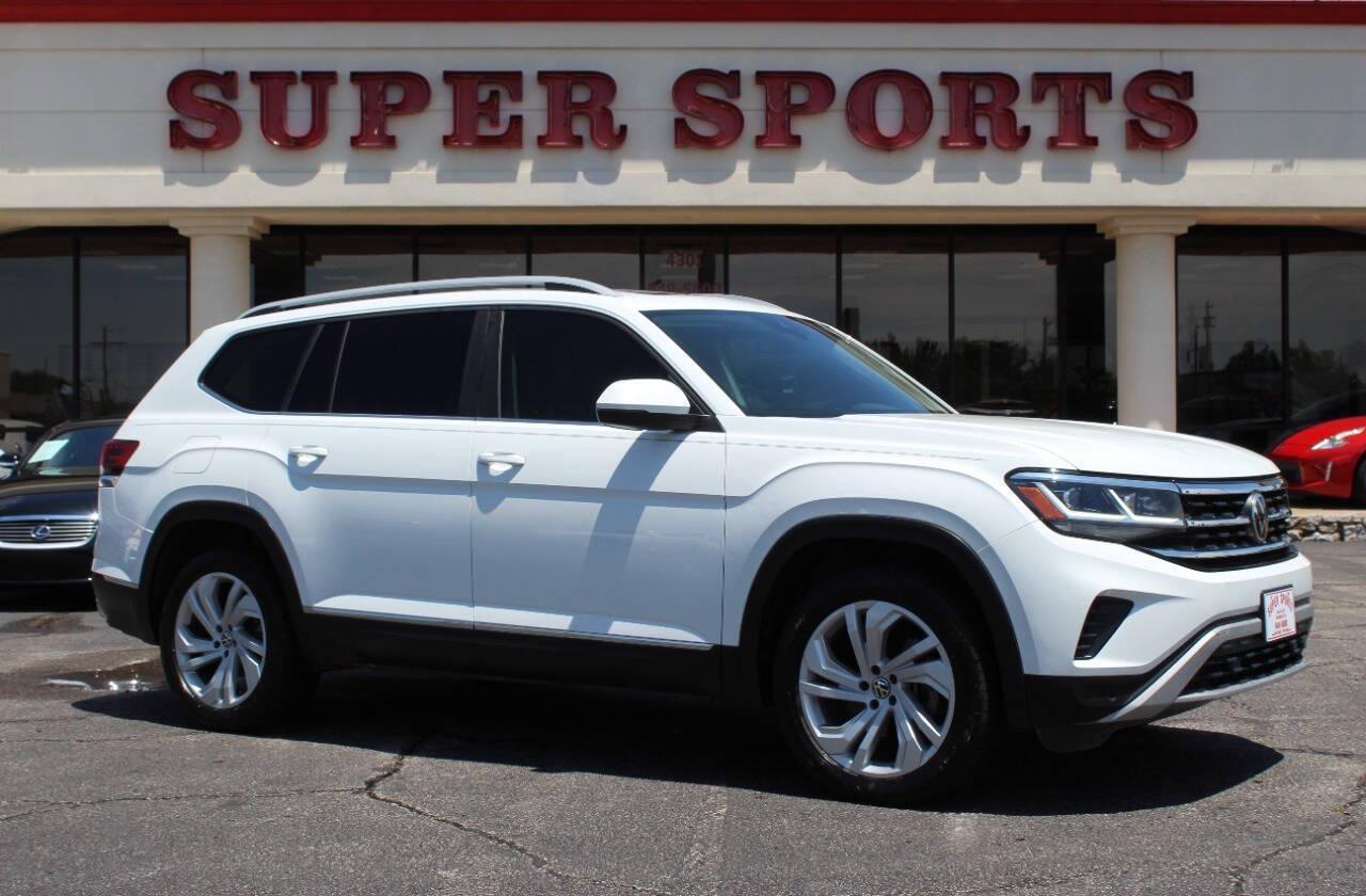 2021 White Volkswagen Atlas V6 SEL 4MOTION (1V2BR2CAXMC) with an 3.6L V6 3.6L V6 engine, Automatic 8-Speed transmission, located at 4301 NW 39th , Oklahoma City, OK, 73112, (405) 949-5600, 35.512135, -97.598671 - NO DRIVERS LICENCE -NO FULL COVERAGE INSURANCE - NO CREDIT CHECK. COME ON OVER TO SUPERSPORTS, TAKE A LOOK AND TEST DRIVE. PLEASE GIVE US A CALL AT (405) 949-5600. NO LICENCIA DE CONDUCIR - NO SEGURO DE COBERTURA TOTAL - NO VERIFICACION DE CREDITO. VISITENOS EN SUPERSPORTS, MIRE NUESTRO - Photo#0