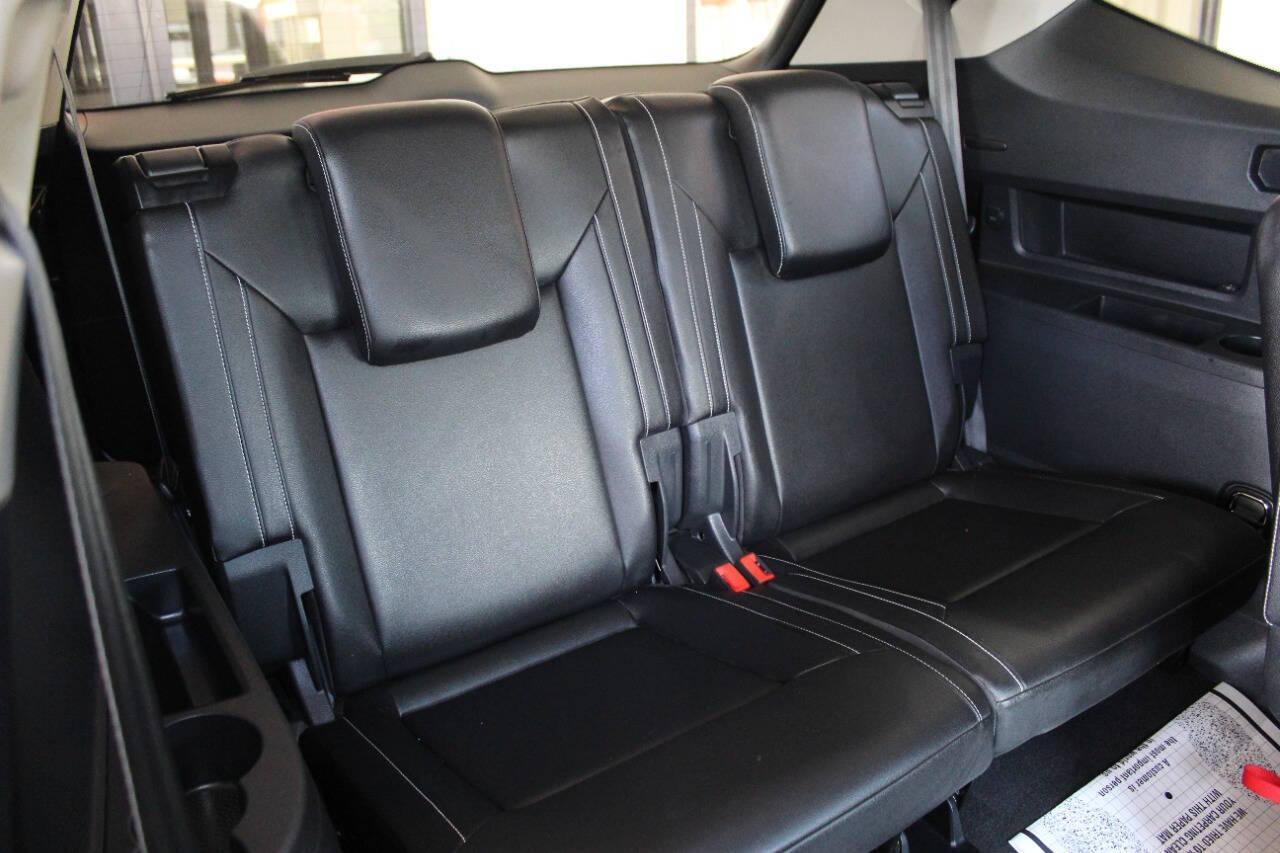 2021 White Volkswagen Atlas V6 SEL 4MOTION (1V2BR2CAXMC) with an 3.6L V6 3.6L V6 engine, Automatic 8-Speed transmission, located at 4301 NW 39th , Oklahoma City, OK, 73112, (405) 949-5600, 35.512135, -97.598671 - NO DRIVERS LICENCE -NO FULL COVERAGE INSURANCE - NO CREDIT CHECK. COME ON OVER TO SUPERSPORTS, TAKE A LOOK AND TEST DRIVE. PLEASE GIVE US A CALL AT (405) 949-5600. NO LICENCIA DE CONDUCIR - NO SEGURO DE COBERTURA TOTAL - NO VERIFICACION DE CREDITO. VISITENOS EN SUPERSPORTS, MIRE NUESTRO - Photo#11