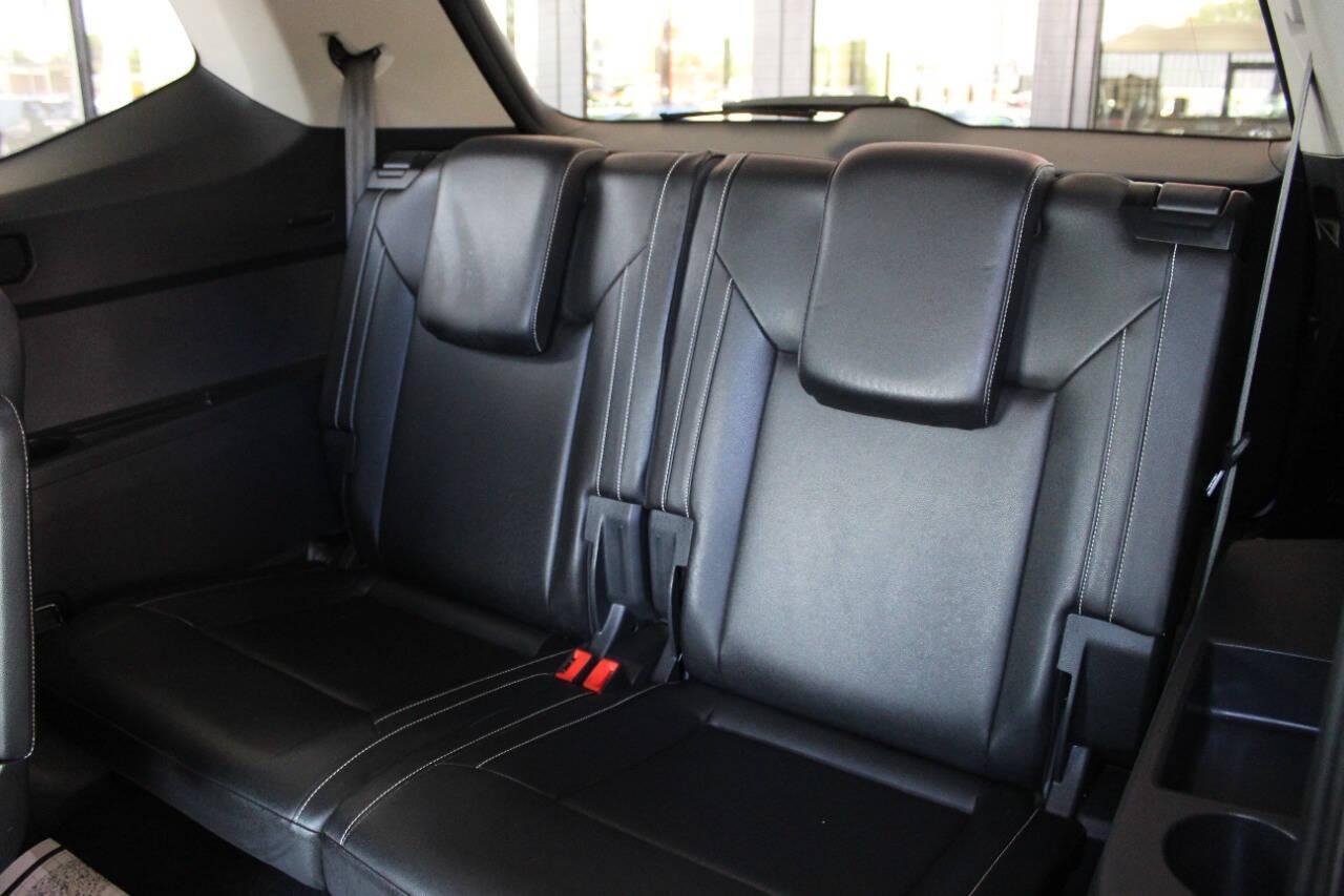 2021 White Volkswagen Atlas V6 SEL 4MOTION (1V2BR2CAXMC) with an 3.6L V6 3.6L V6 engine, Automatic 8-Speed transmission, located at 4301 NW 39th , Oklahoma City, OK, 73112, (405) 949-5600, 35.512135, -97.598671 - NO DRIVERS LICENCE -NO FULL COVERAGE INSURANCE - NO CREDIT CHECK. COME ON OVER TO SUPERSPORTS, TAKE A LOOK AND TEST DRIVE. PLEASE GIVE US A CALL AT (405) 949-5600. NO LICENCIA DE CONDUCIR - NO SEGURO DE COBERTURA TOTAL - NO VERIFICACION DE CREDITO. VISITENOS EN SUPERSPORTS, MIRE NUESTRO - Photo#14