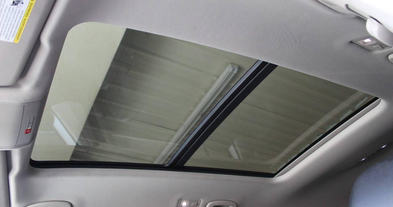 2021 White Volkswagen Atlas V6 SEL 4MOTION (1V2BR2CAXMC) with an 3.6L V6 3.6L V6 engine, Automatic 8-Speed transmission, located at 4301 NW 39th , Oklahoma City, OK, 73112, (405) 949-5600, 35.512135, -97.598671 - NO DRIVERS LICENCE -NO FULL COVERAGE INSURANCE - NO CREDIT CHECK. COME ON OVER TO SUPERSPORTS, TAKE A LOOK AND TEST DRIVE. PLEASE GIVE US A CALL AT (405) 949-5600. NO LICENCIA DE CONDUCIR - NO SEGURO DE COBERTURA TOTAL - NO VERIFICACION DE CREDITO. VISITENOS EN SUPERSPORTS, MIRE NUESTRO - Photo#21