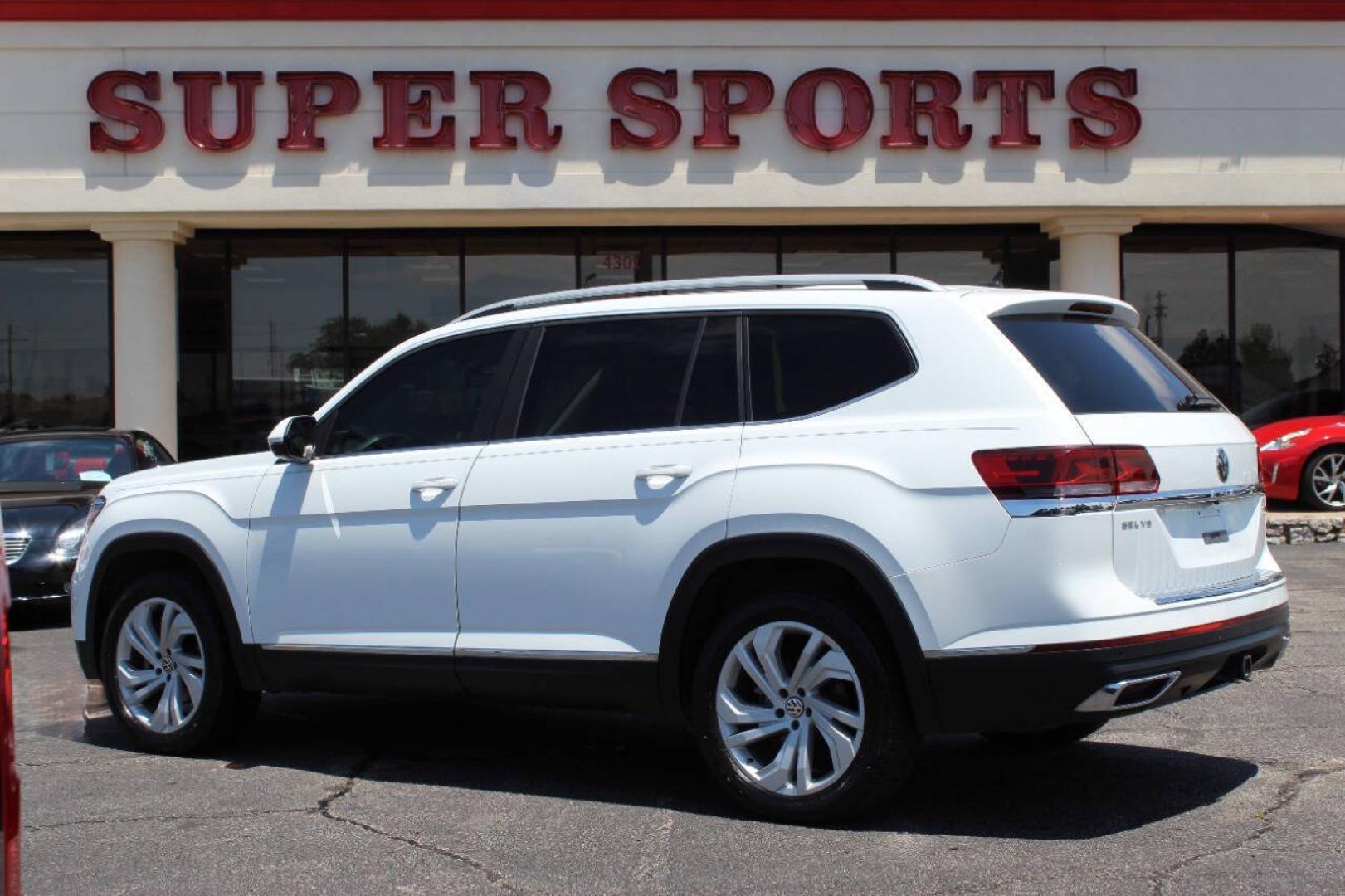 2021 White Volkswagen Atlas V6 SEL 4MOTION (1V2BR2CAXMC) with an 3.6L V6 3.6L V6 engine, Automatic 8-Speed transmission, located at 4301 NW 39th , Oklahoma City, OK, 73112, (405) 949-5600, 35.512135, -97.598671- Photo#4