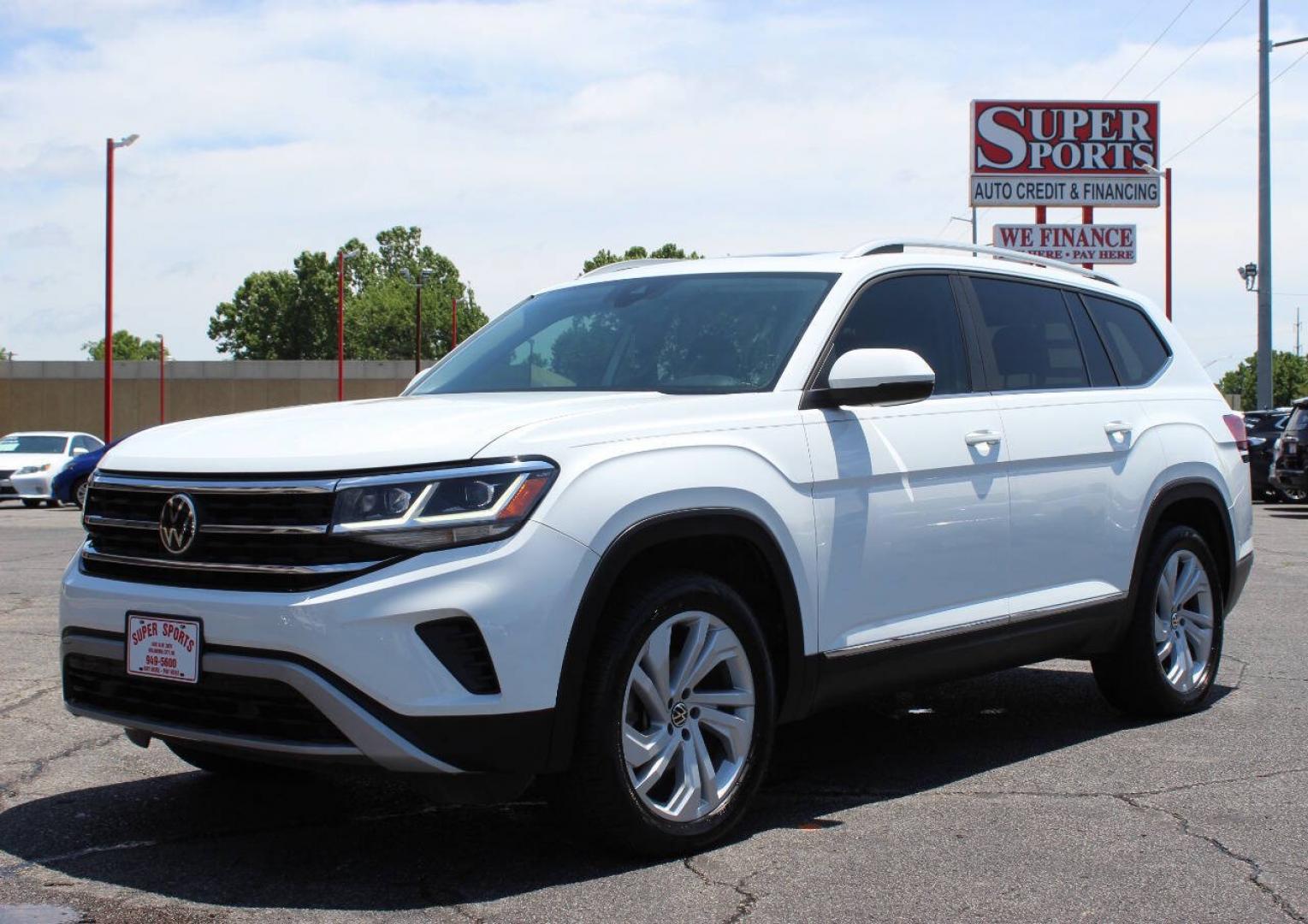 2021 White Volkswagen Atlas V6 SEL 4MOTION (1V2BR2CAXMC) with an 3.6L V6 3.6L V6 engine, Automatic 8-Speed transmission, located at 4301 NW 39th , Oklahoma City, OK, 73112, (405) 949-5600, 35.512135, -97.598671- Photo#6