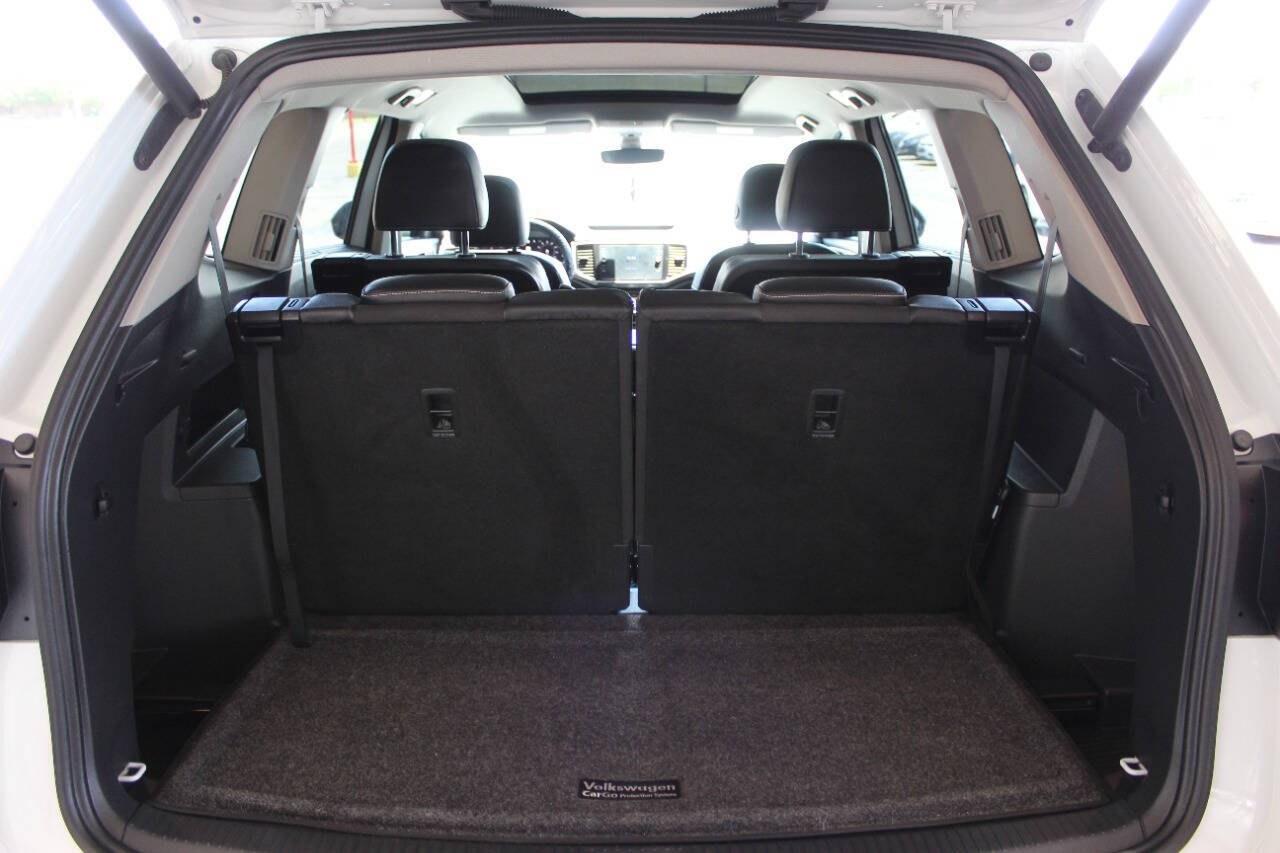 2021 White Volkswagen Atlas V6 SEL 4MOTION (1V2BR2CAXMC) with an 3.6L V6 3.6L V6 engine, Automatic 8-Speed transmission, located at 4301 NW 39th , Oklahoma City, OK, 73112, (405) 949-5600, 35.512135, -97.598671 - Hablamos espanol. SPEND SMART --- BUY FROM SUPER SPORTS. ALL PRICES, DOWN PAYMENTS, PAYMENTS, AND FINANCE TERMS ARE NEGOTIABLE AT THE TIME OF APPROVAL. WE WILL WORK WITH YOU TO FIT YOUR BUDGET. WE WILL EVEN LOWER AND ADJUST THE NUMBERS TO HELP MAKE THE VEHICLE MORE AFFORDABLE FOR YOU.- Photo#16
