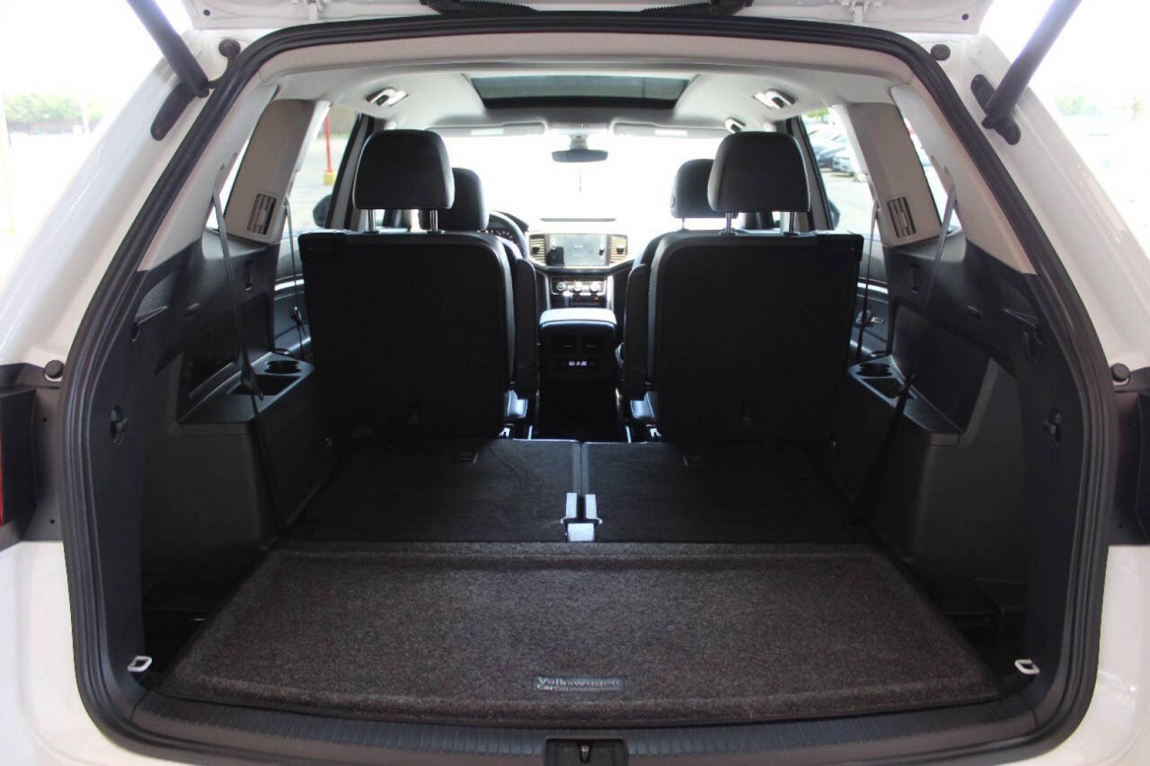 2021 White Volkswagen Atlas V6 SEL 4MOTION (1V2BR2CAXMC) with an 3.6L V6 3.6L V6 engine, Automatic 8-Speed transmission, located at 4301 NW 39th , Oklahoma City, OK, 73112, (405) 949-5600, 35.512135, -97.598671- Photo#17
