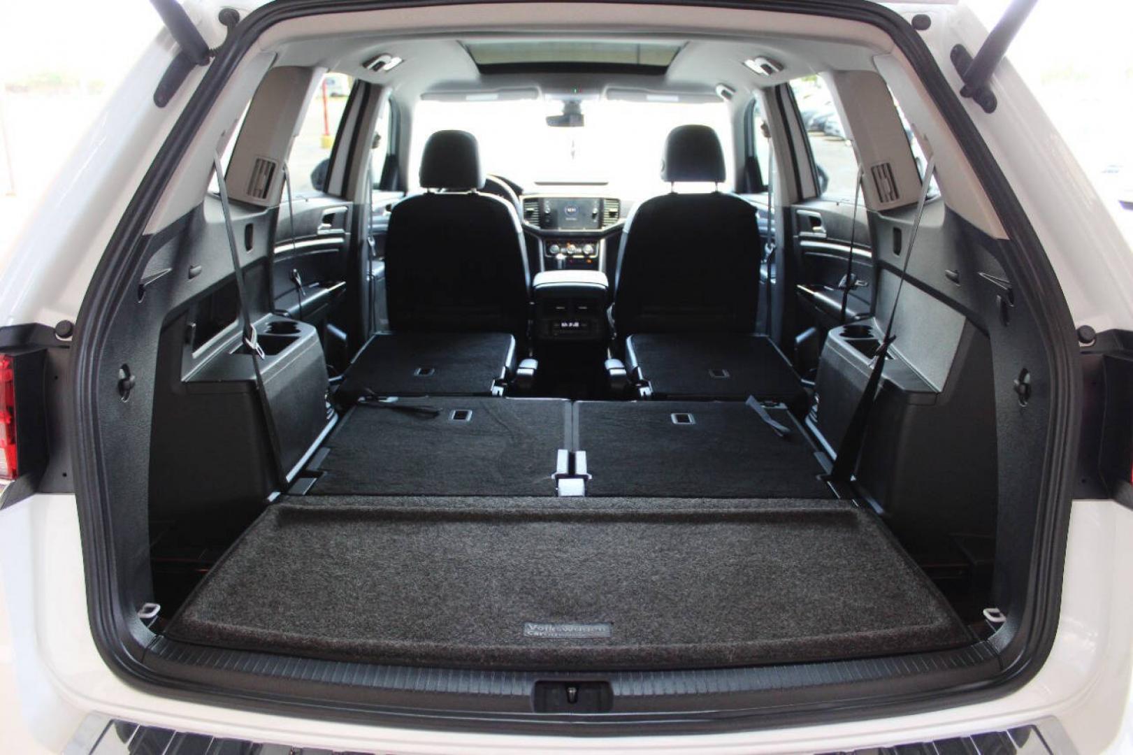 2021 White Volkswagen Atlas V6 SEL 4MOTION (1V2BR2CAXMC) with an 3.6L V6 3.6L V6 engine, Automatic 8-Speed transmission, located at 4301 NW 39th , Oklahoma City, OK, 73112, (405) 949-5600, 35.512135, -97.598671- Photo#18