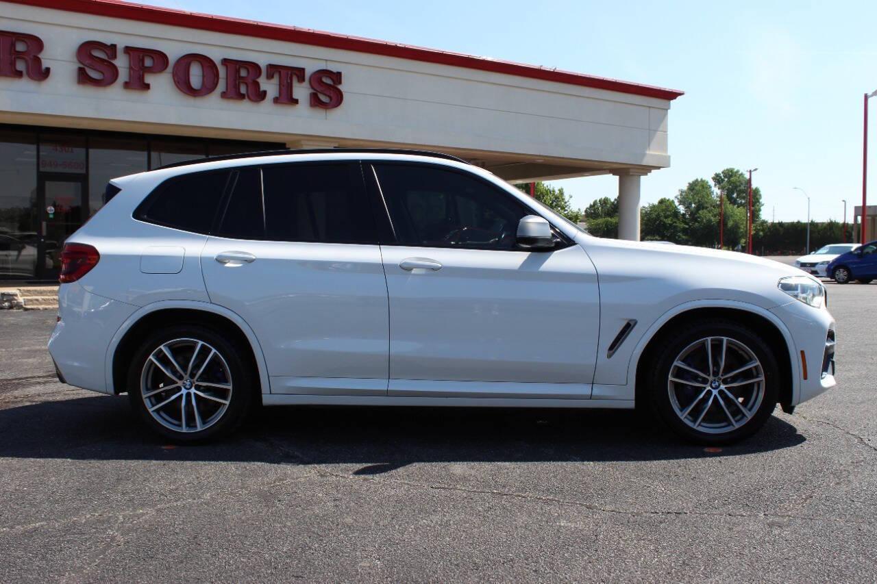 2018 White BMW X3 M40i (5UXTS3C51J0) with an 3.0L I6 Turbocharger 3.0L I6 engine, Automatic 8-Speed transmission, located at 4301 NW 39th , Oklahoma City, OK, 73112, (405) 949-5600, 35.512135, -97.598671 - NO DRIVERS LICENCE NO - FULL COVERAGE INSURANCE - NO CREDIT CHECK. COME ON OVER TO SUPERSPORTS AND TAKE A LOOK AND TEST DRIVE. PLEASE GIVE US A CALL AT (405) 949-5600. NO LICENCIA DE CONDUCIR - NO SEGURO DE COBERTURA TOTAL - NO VERIFICACION DE CREDITO. VISITENOS EN SUPERSPORTS, MIRE NUE - Photo#2